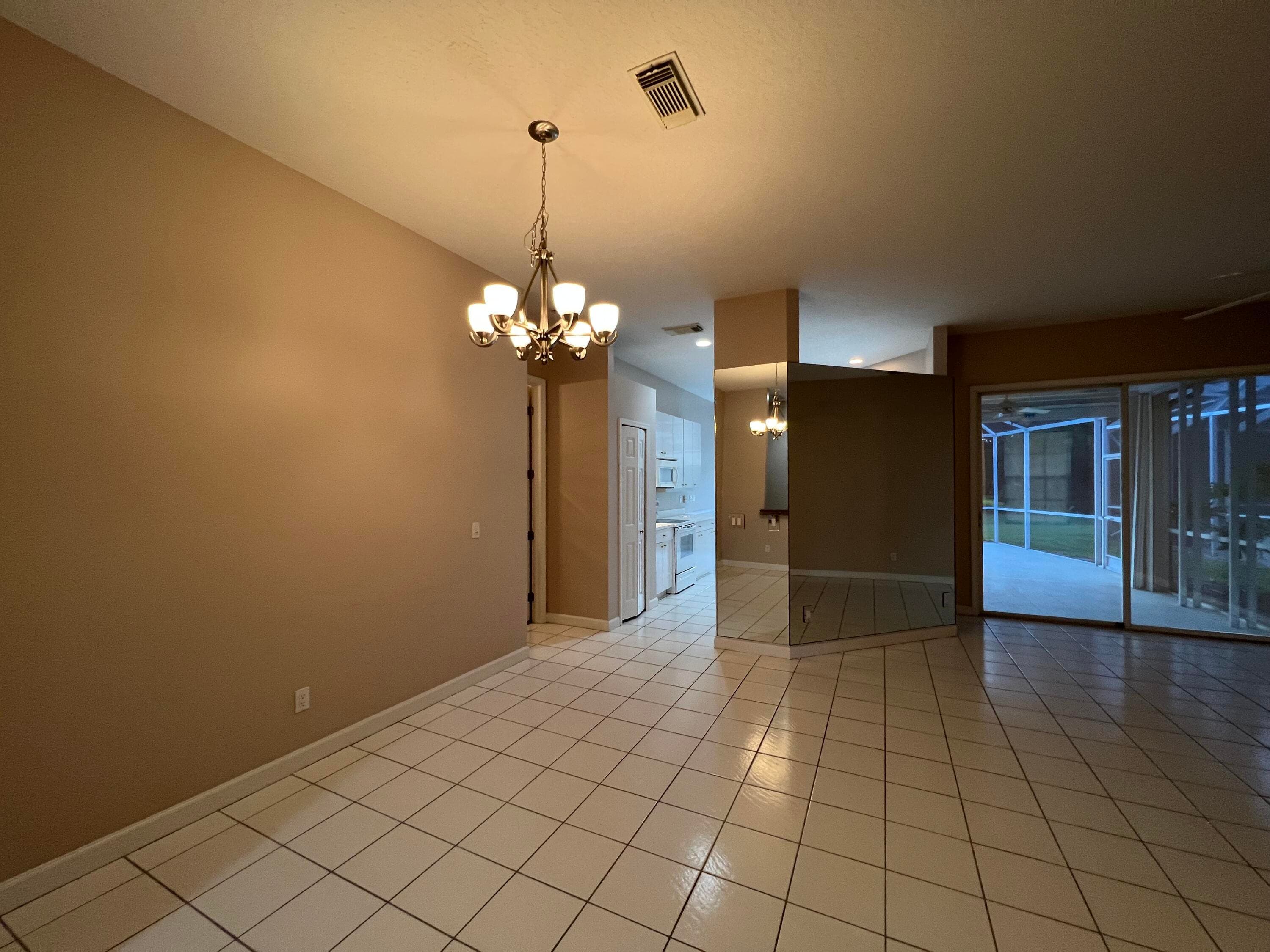 557 SW New Castle Cove, Port St. Lucie, FL 34986 3
