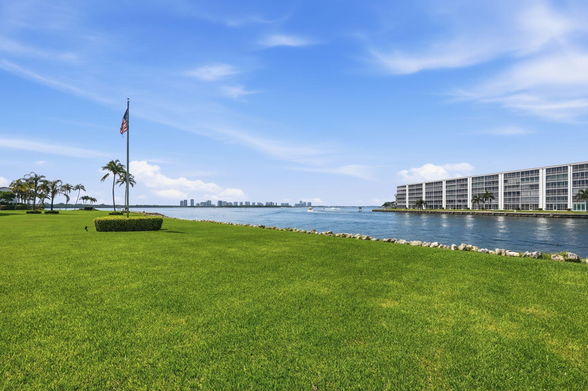 124 Lakeshore Drive 8280, North Palm Beach, FL 33408 38