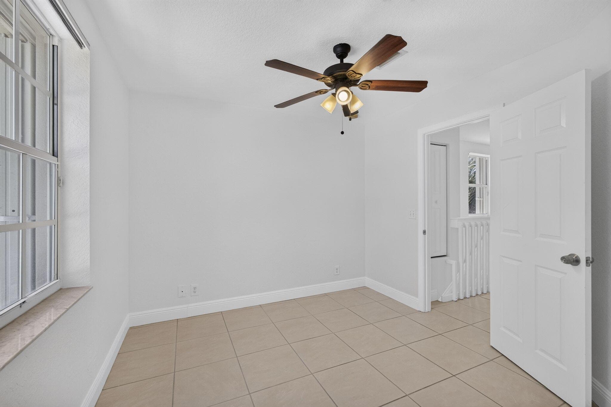 946 Summit Lake Drive, West Palm Beach, FL 33406 24