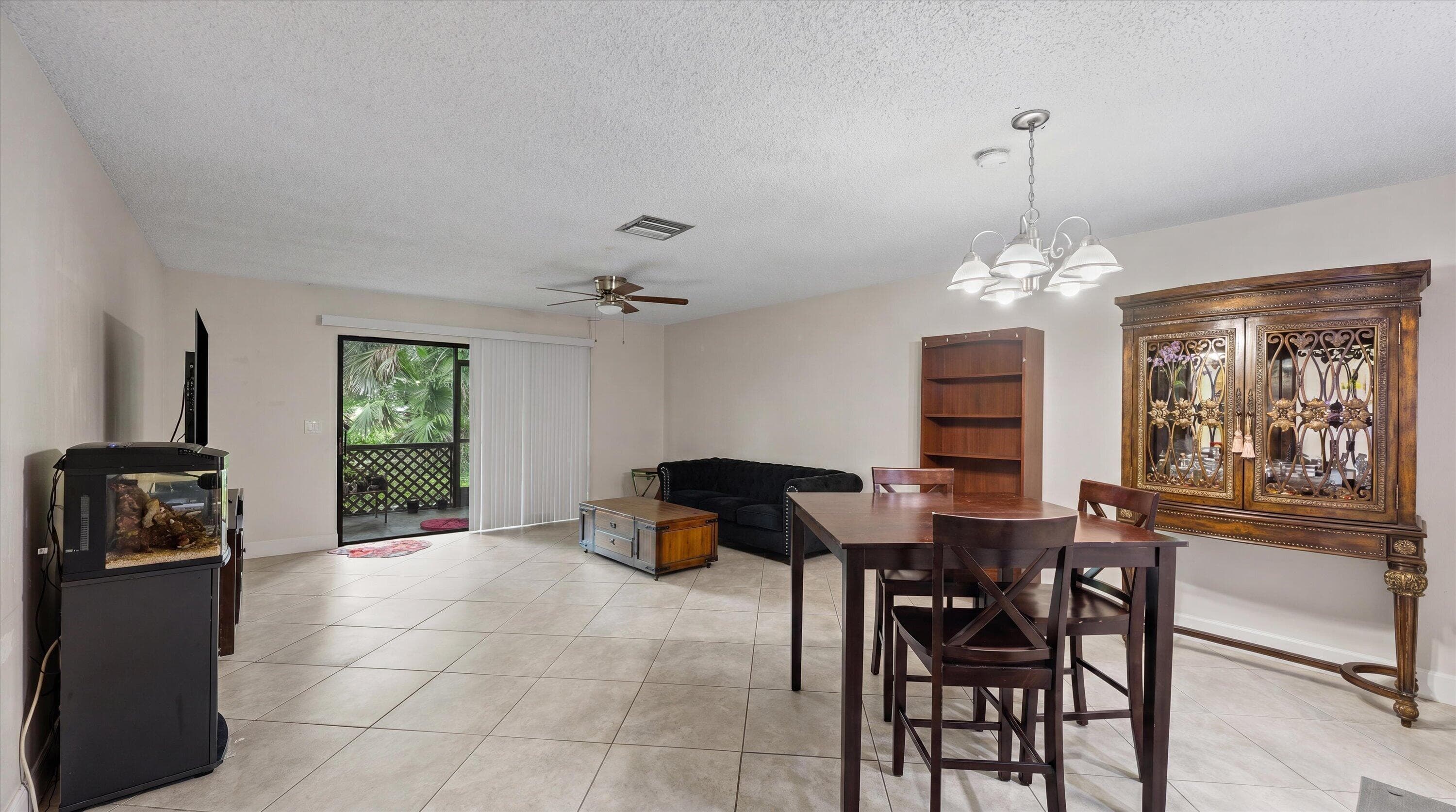 1303 Lakeview E, Royal Palm Beach, FL 33411 4