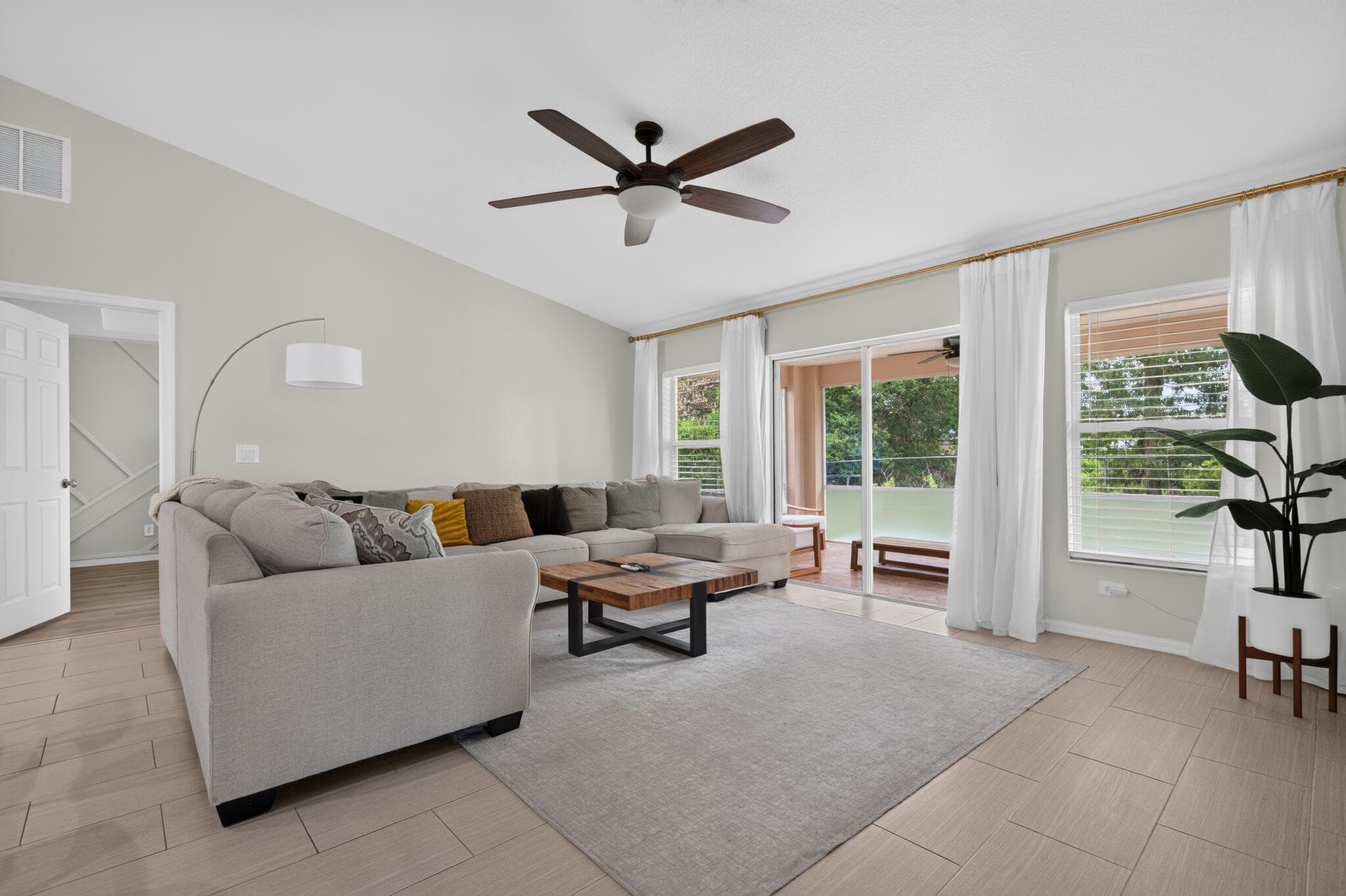 516 SE Crosspoint Drive, Port St. Lucie, FL 34983 12