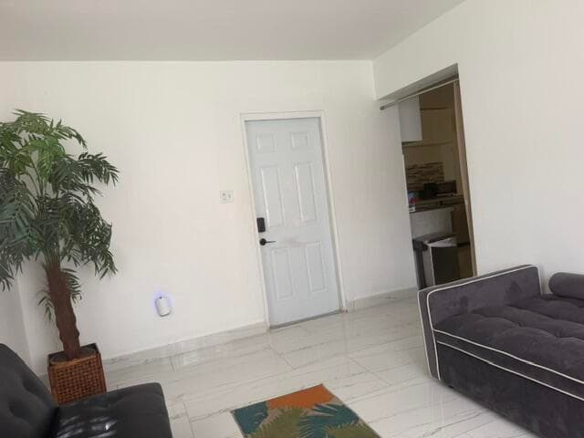 210 NE 5th Avenue, Dania Beach, FL 33004 22