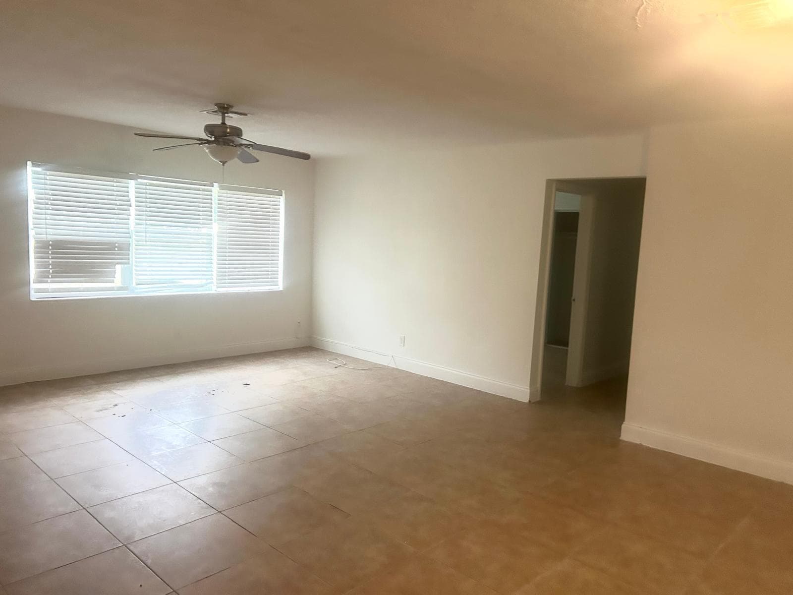 1067 Iroquois Avenue, Fort Lauderdale, FL 33312 2