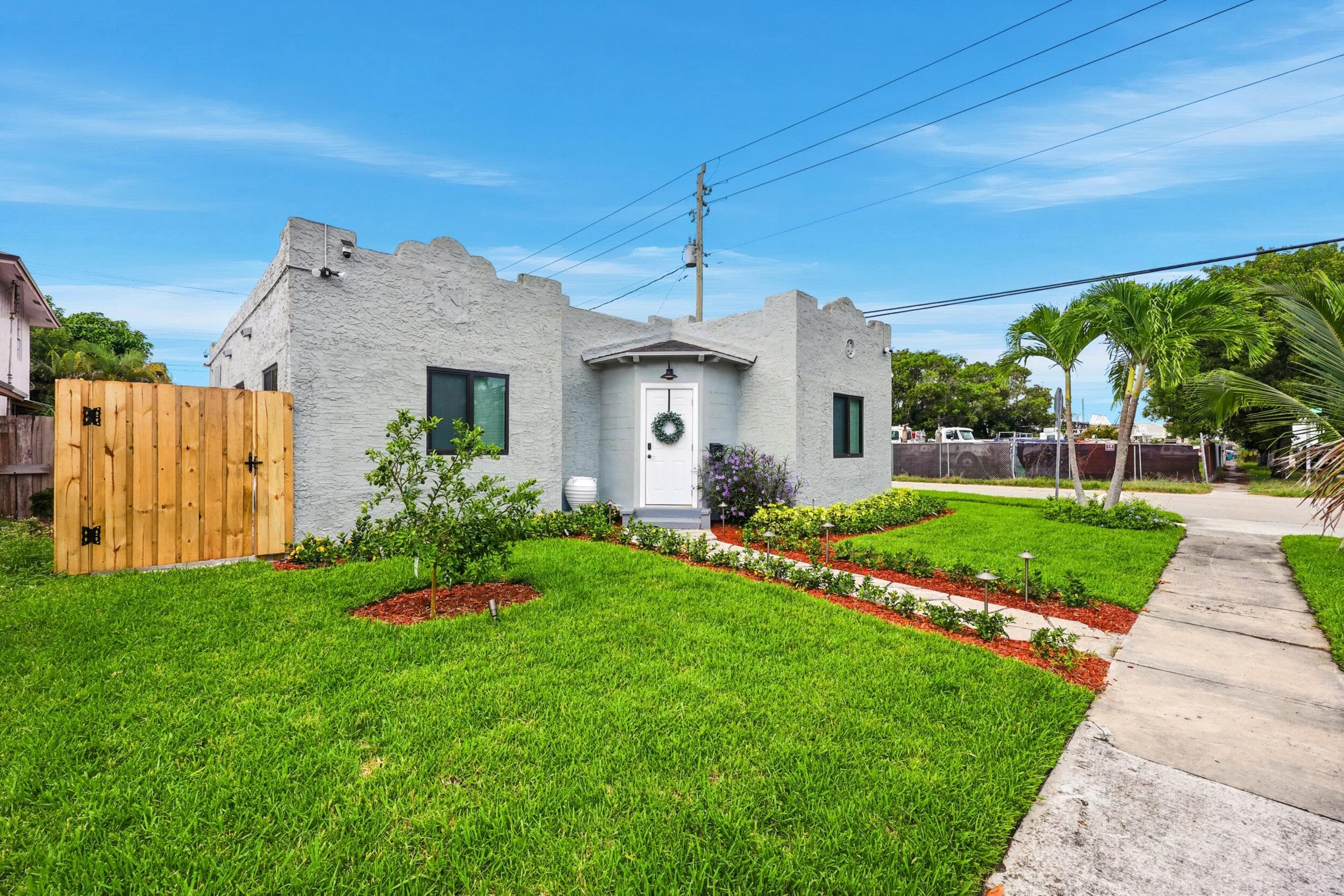 424 Putnam Road, West Palm Beach, FL 33405