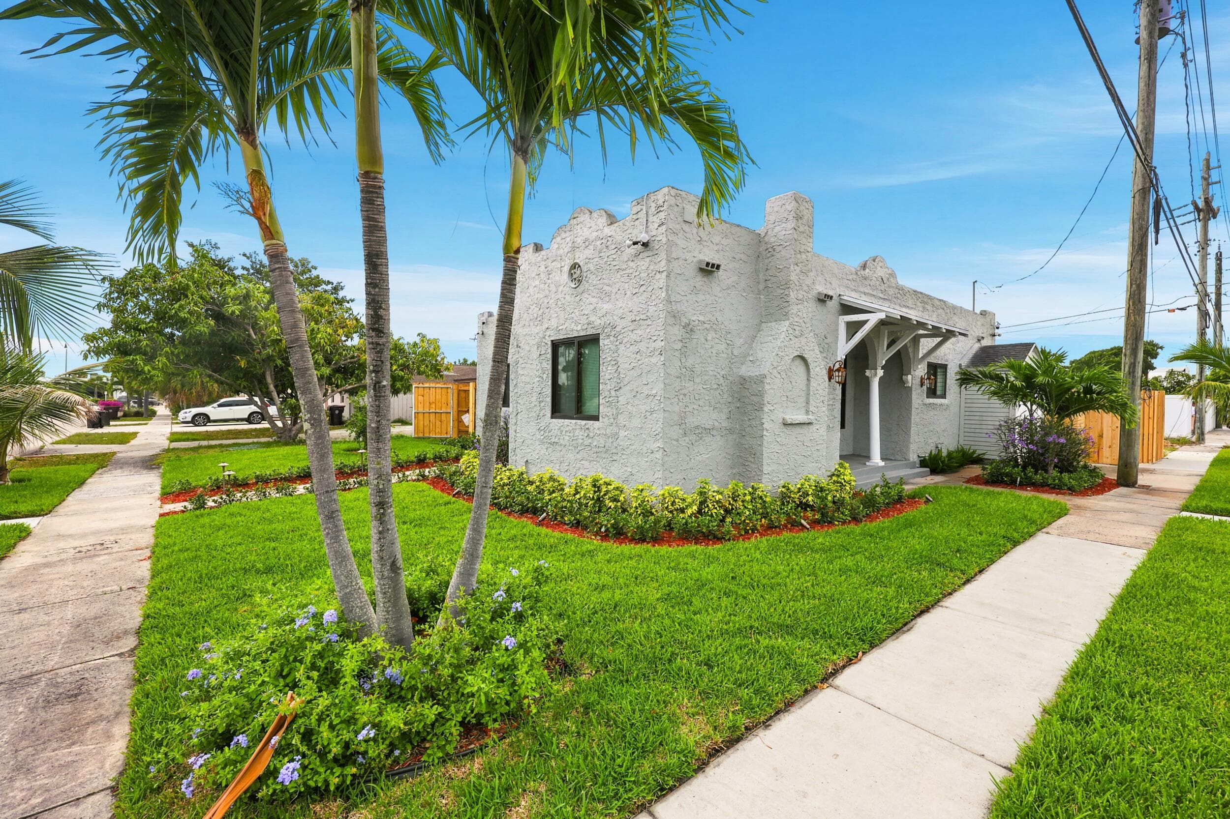 424 Putnam Road, West Palm Beach, FL 33405 4