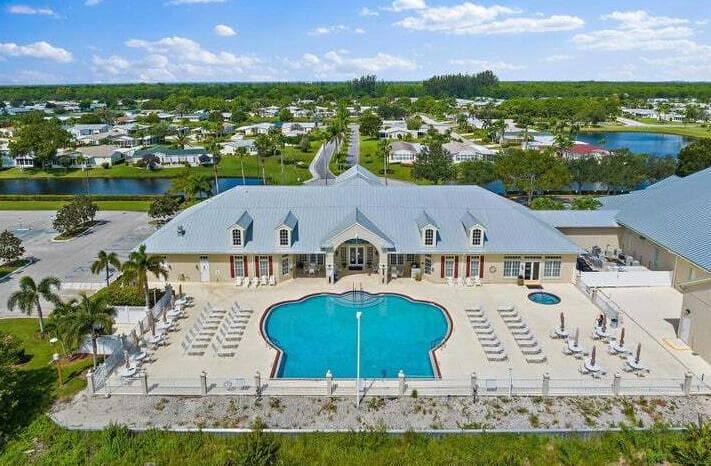 8004 Long Drive, Port St. Lucie, FL 34952 36