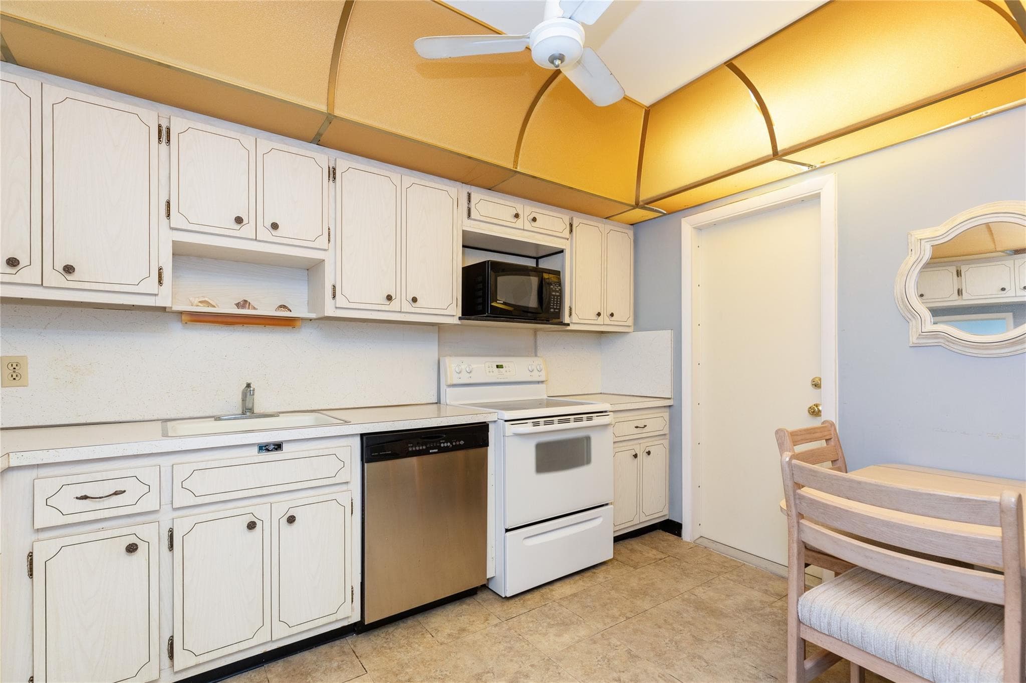 2731 NE 14th St Causeway 121, Pompano Beach, FL 33062 4