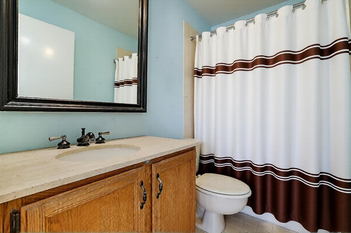 3570 Woods Walk Boulevard, Lake Worth, FL 33467 35