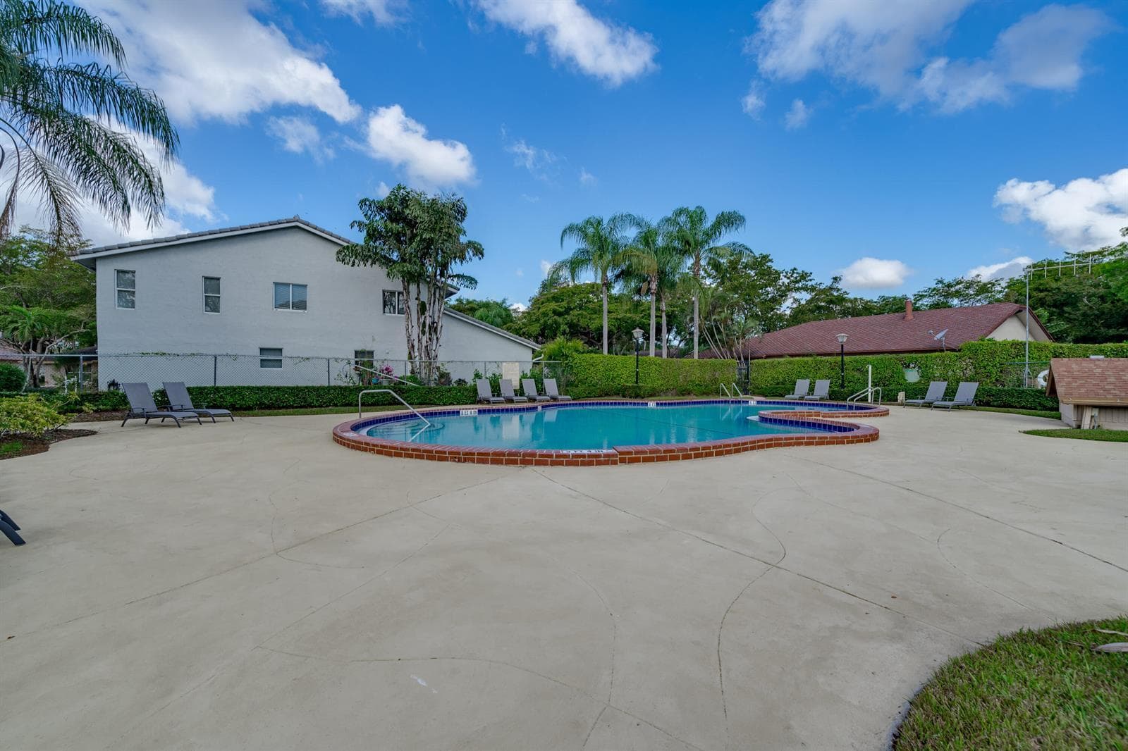 12 Wimbledon Lakes Drive 250, Plantation, FL 33324 22