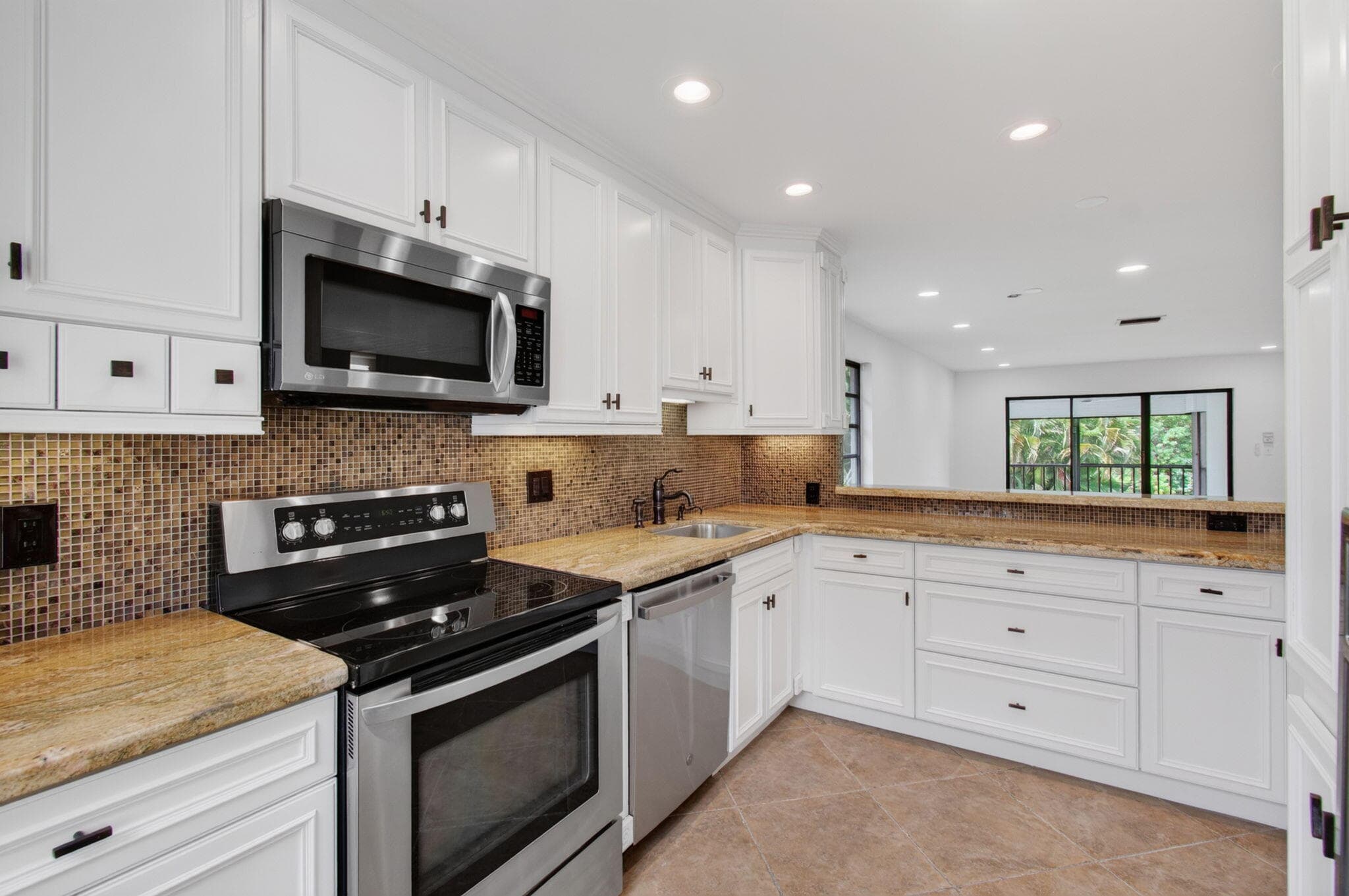 8460 Casa Del Lago, Boca Raton, FL 33433 11