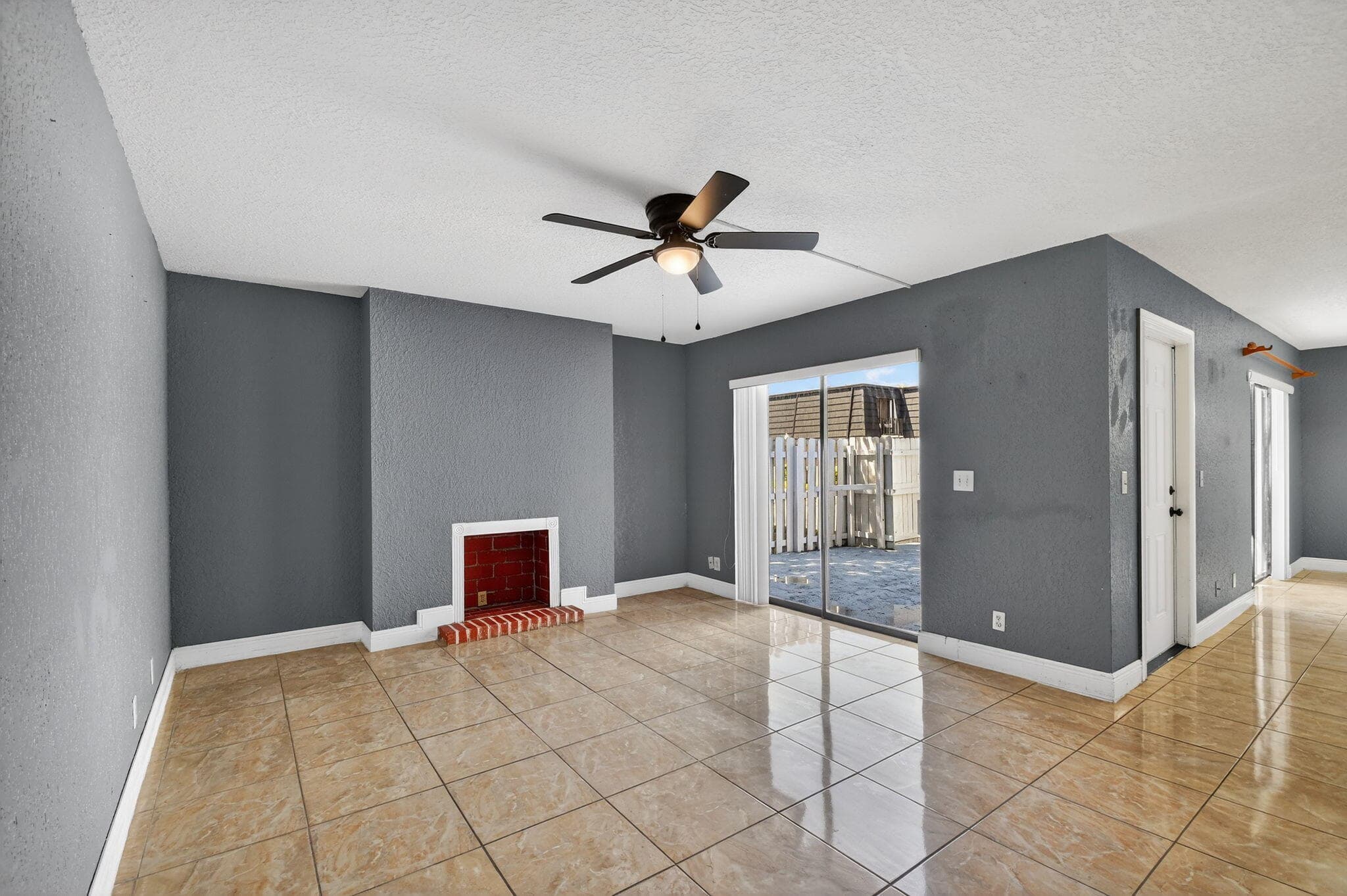 320 Woodland Road, Palm Springs, FL 33461 6