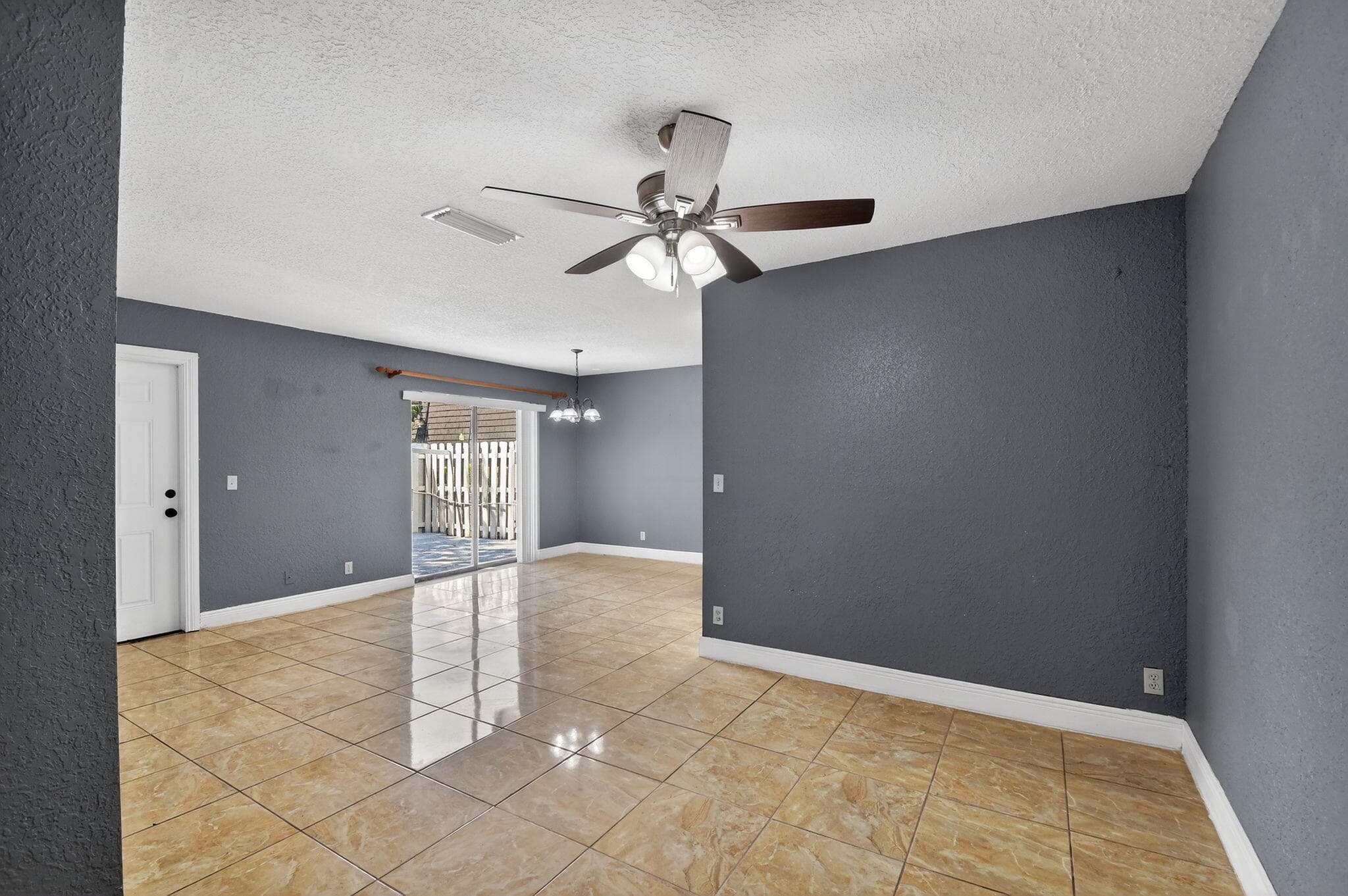 320 Woodland Road, Palm Springs, FL 33461 19