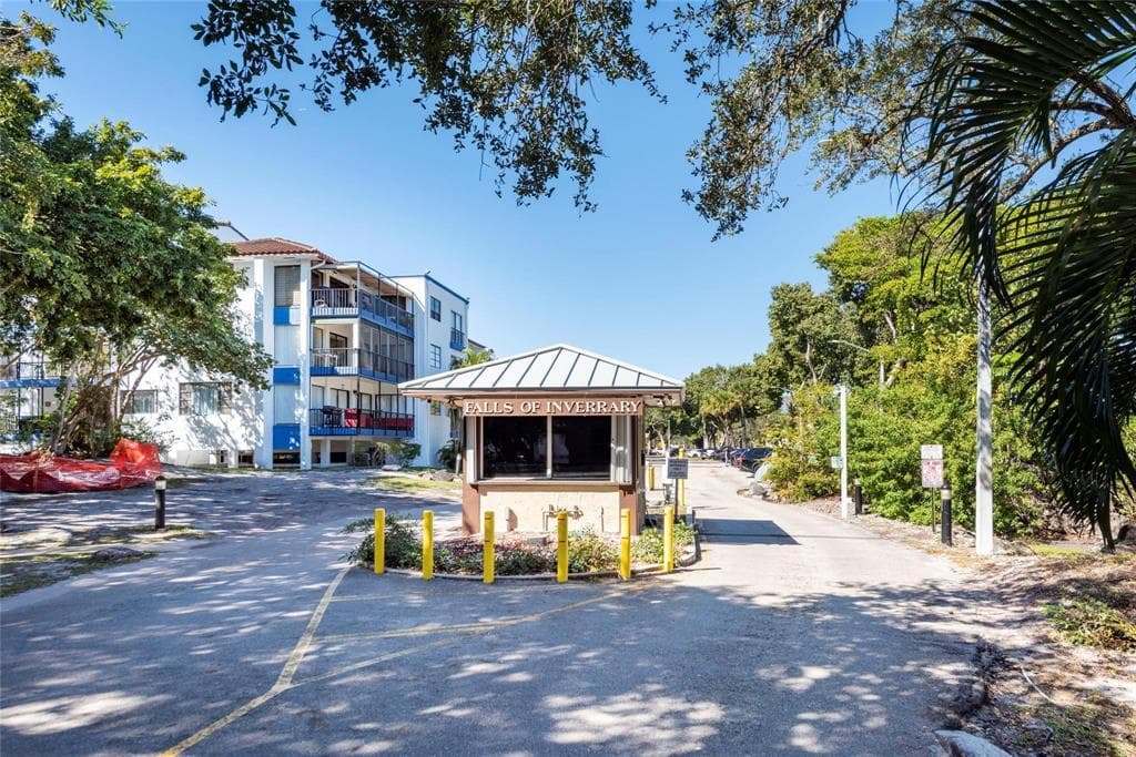 6061 N Falls Cir Drive 402, Lauderhill, FL 33319 28