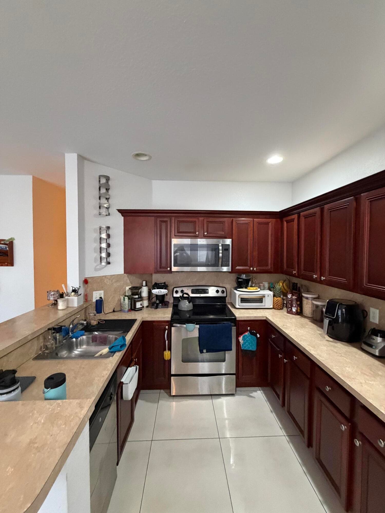 1047 NE 208th Street, Miami, FL 33179 12