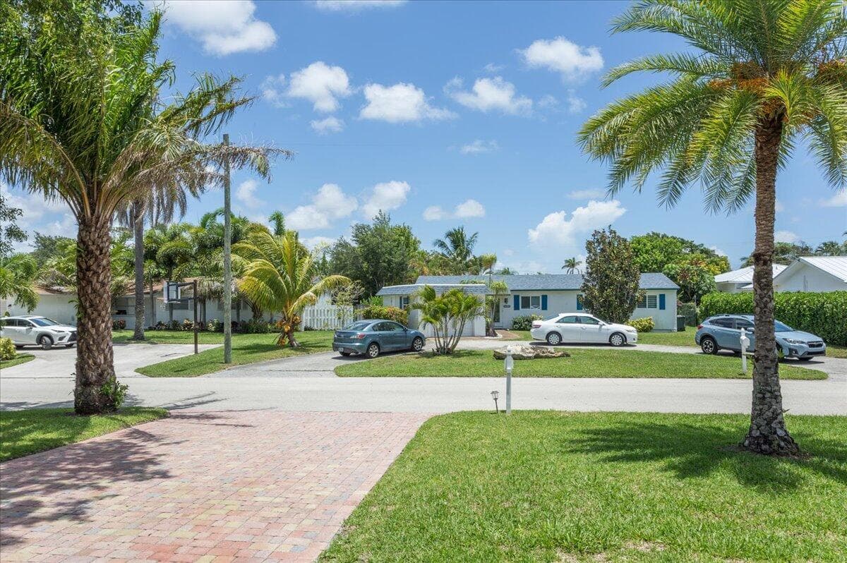 1110 SW 15th Street, Boca Raton, FL 33486 32