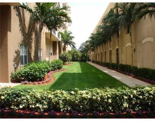 616 Clearwater Park Road 1207, West Palm Beach, FL 33401 48