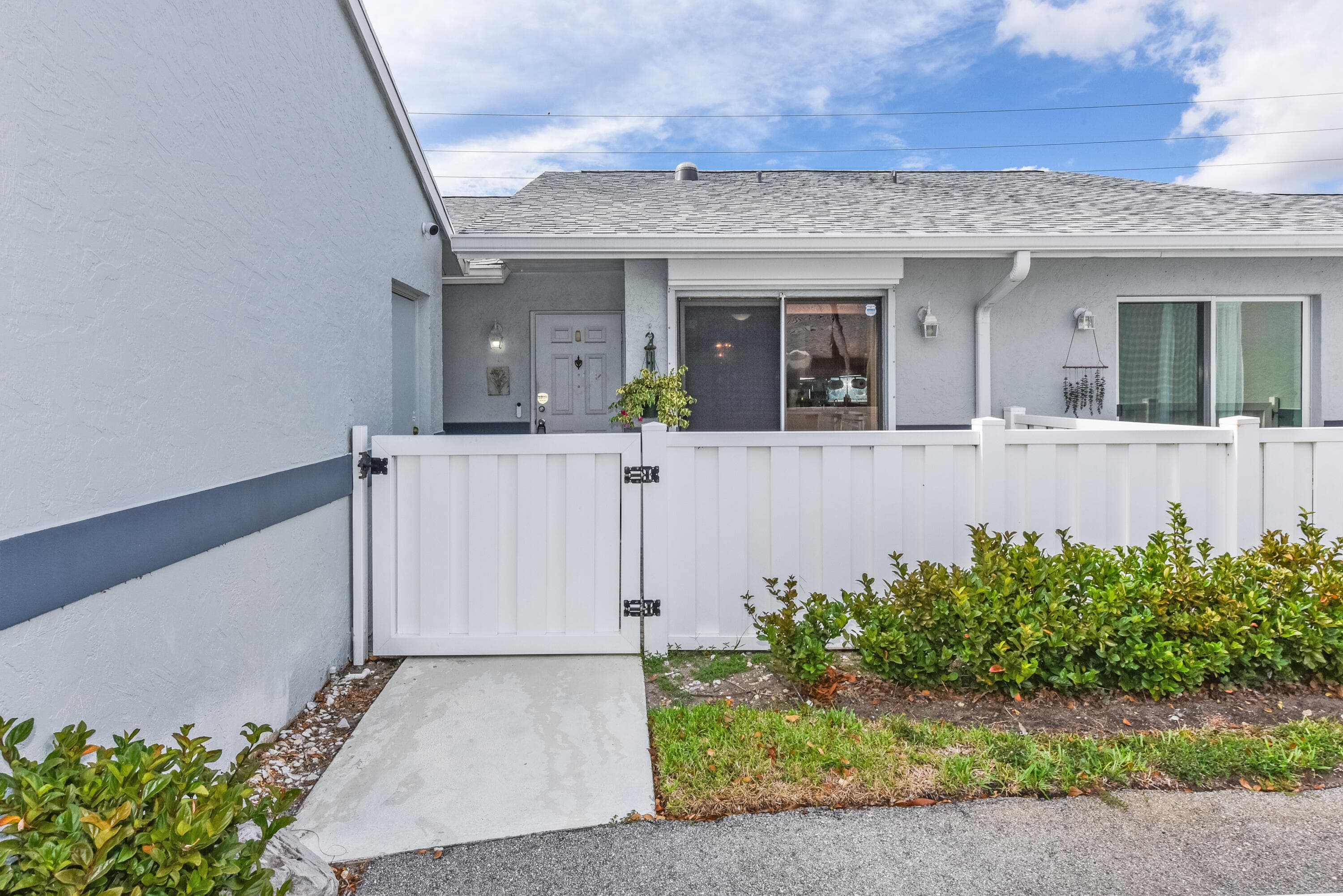2641 W Gately Drive W 1702, West Palm Beach, FL 33415 4