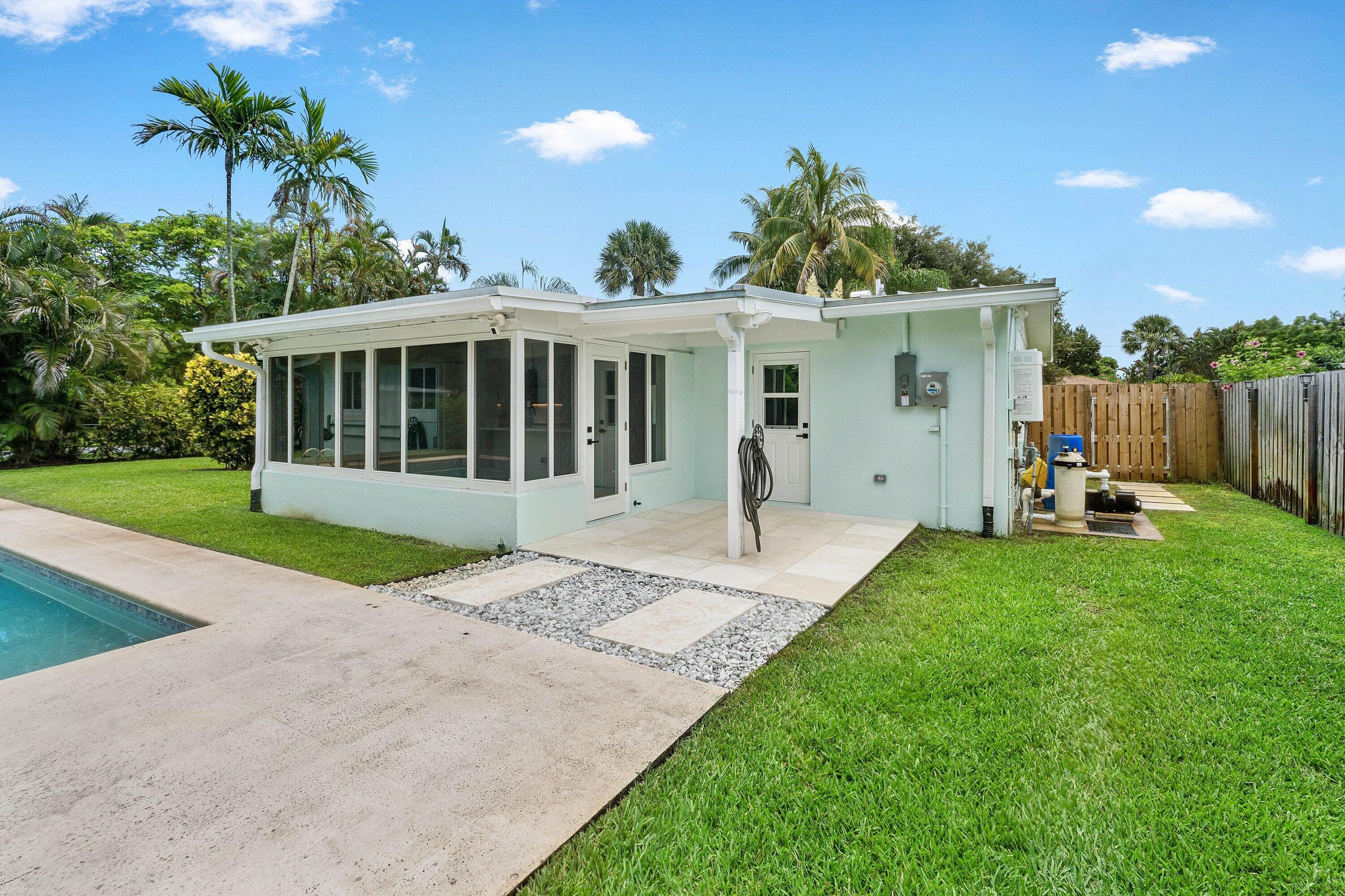 945 Westwind Drive, North Palm Beach, FL 33408 32
