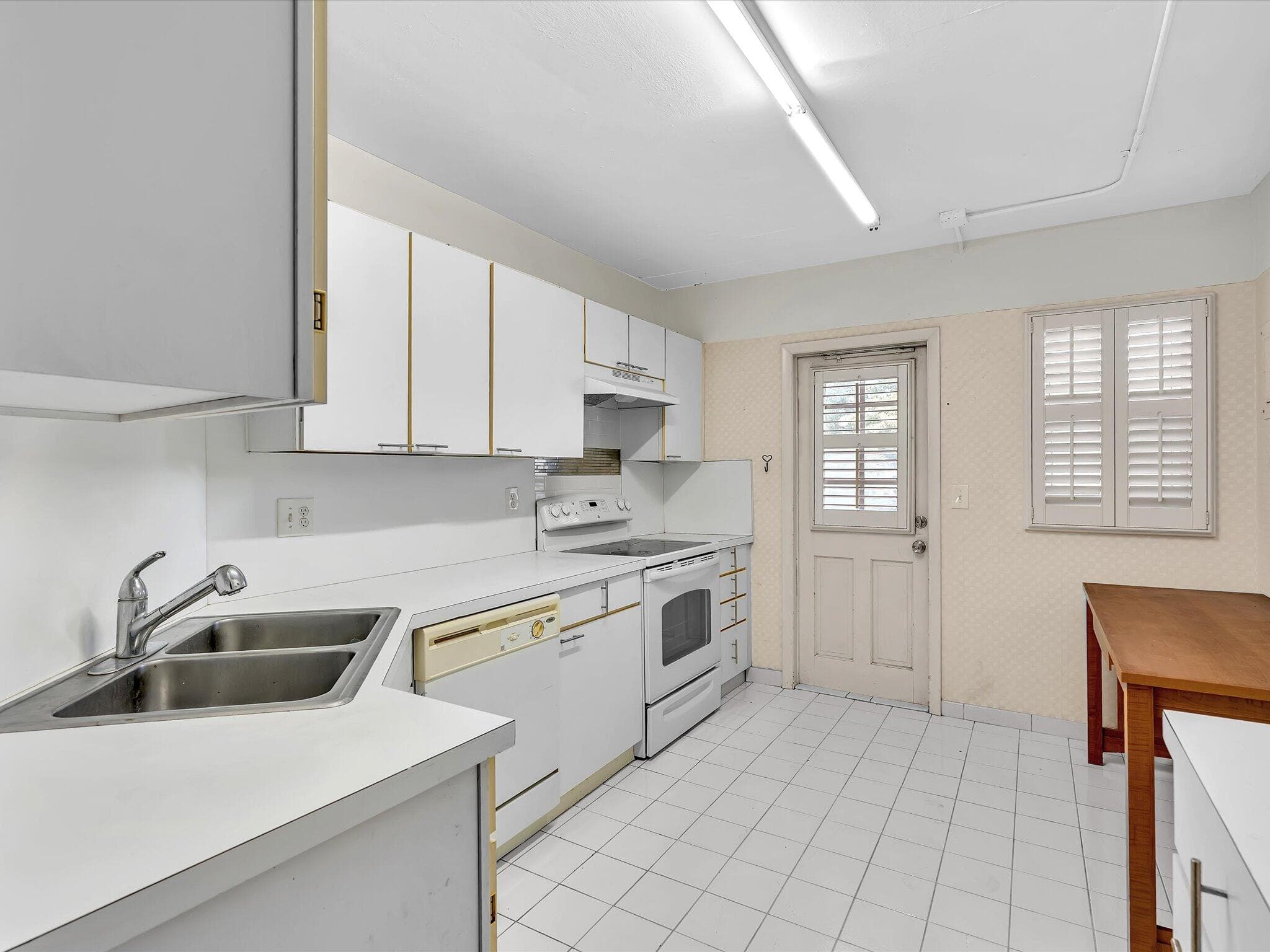 9101 W Sample Road 204, Coral Springs, FL 33065 12