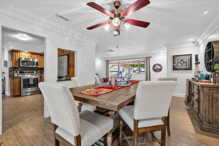 2409 SW 27th Avenue, Fort Lauderdale, FL 33312 13