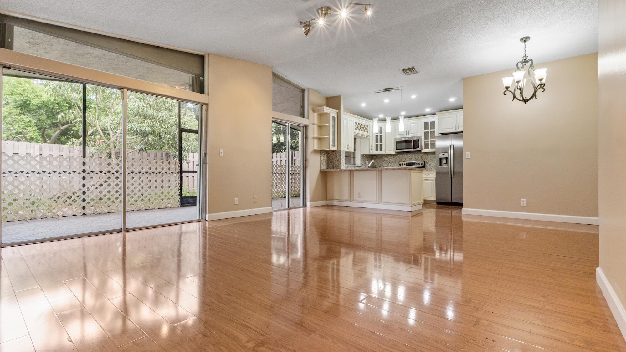 570 Woodgate Circle A, Sunrise, FL 33326 4