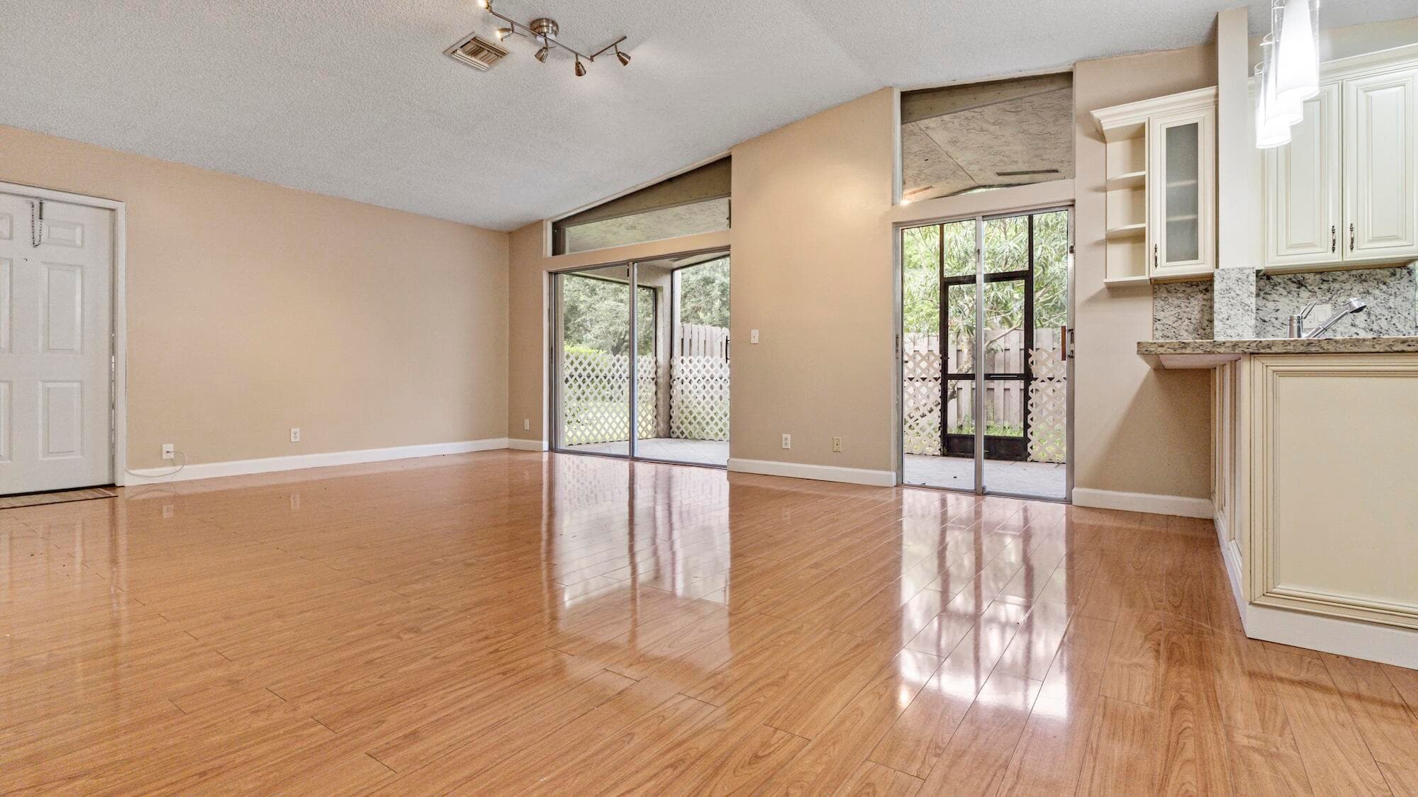 570 Woodgate Circle A, Sunrise, FL 33326 5