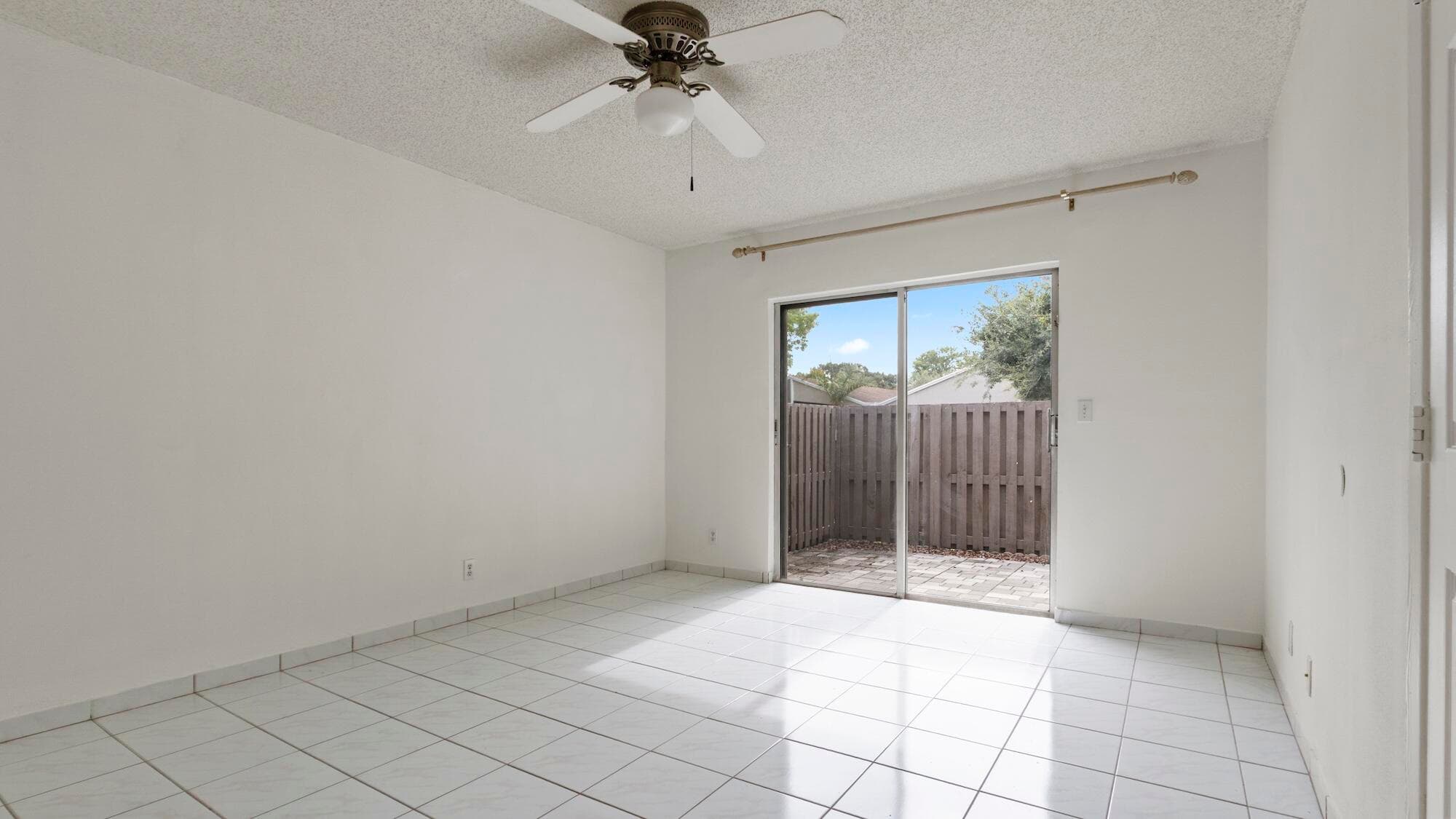 570 Woodgate Circle A, Sunrise, FL 33326 26