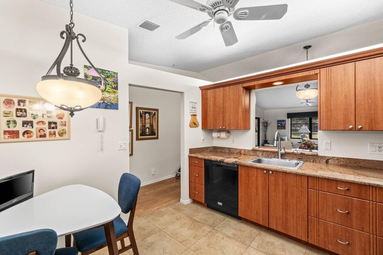 8286 Springlake Drive, Boca Raton, FL 33496 8