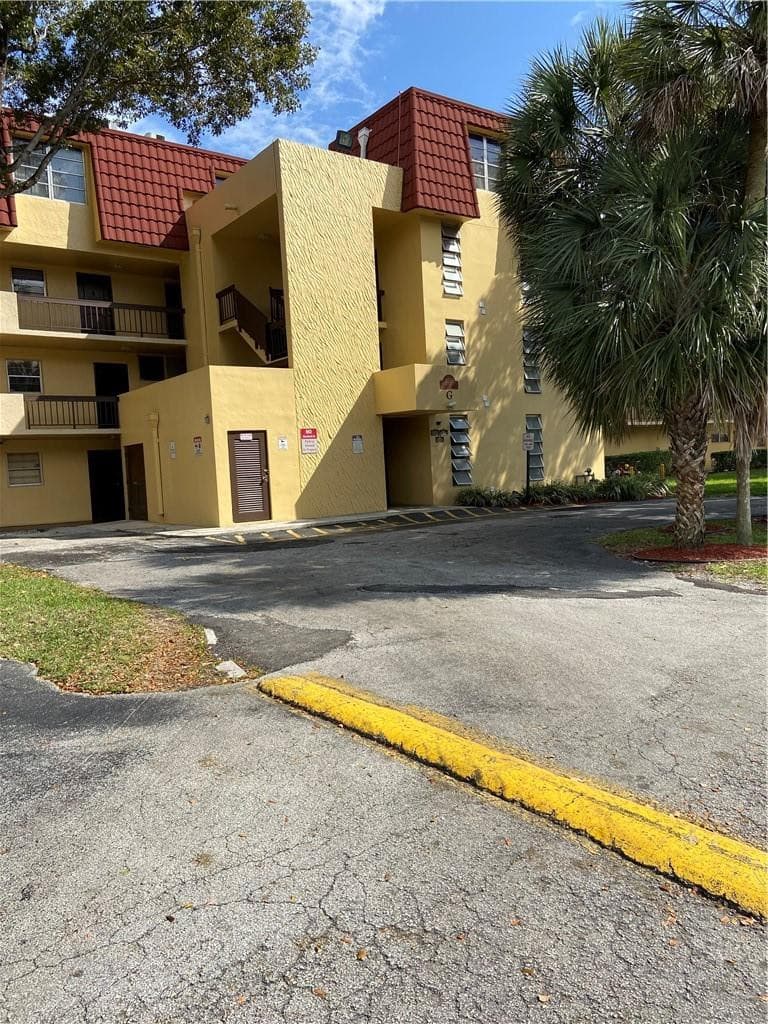 3253 Foxcroft Road G212, Miramar, FL 33025