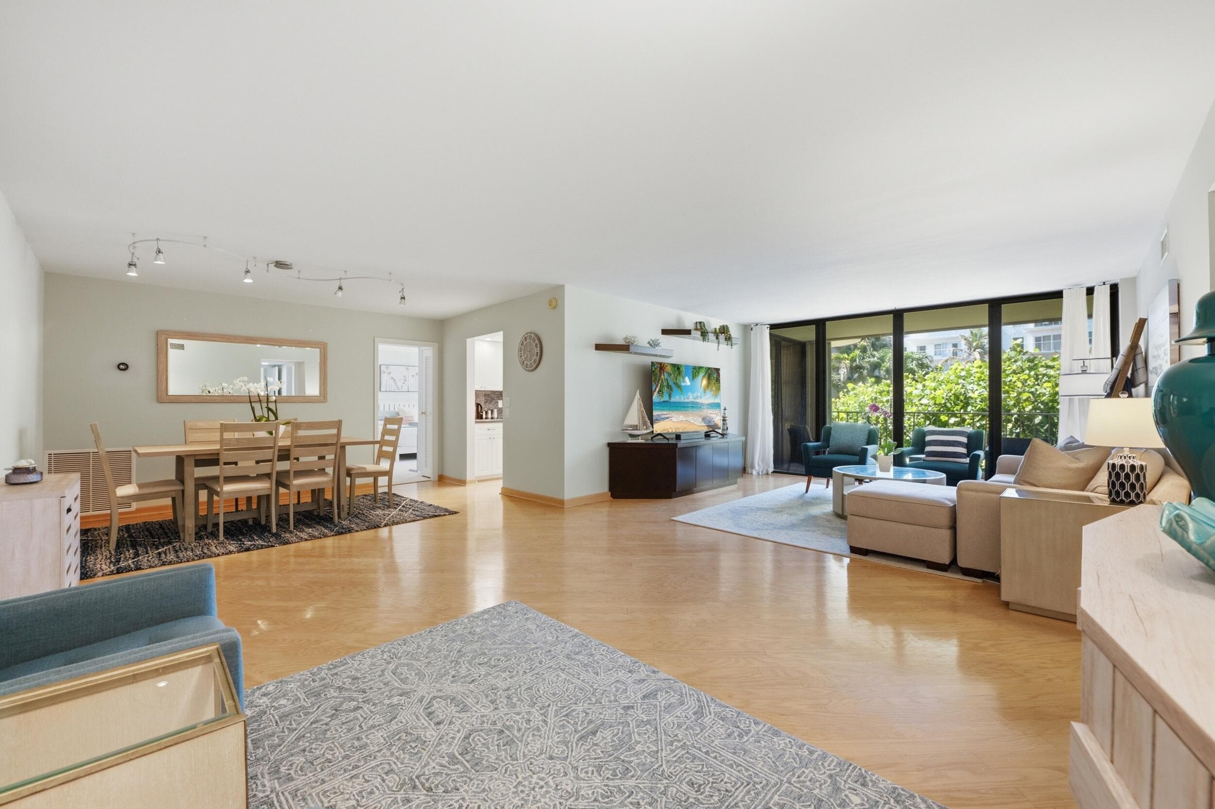 3200 S Ocean Boulevard D203, Palm Beach, FL 33480 5