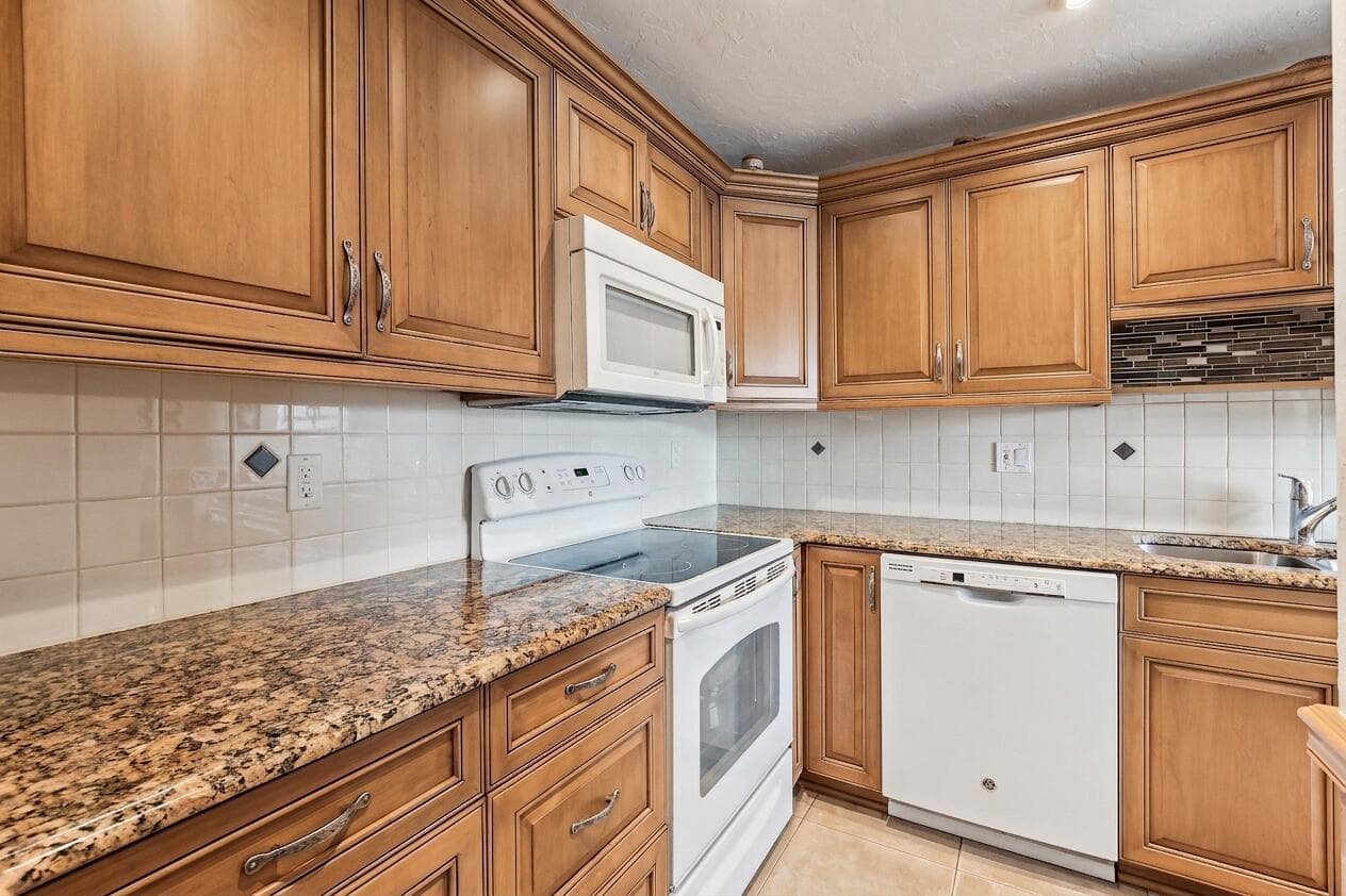 1051 Orange Terrace 103, Delray Beach, FL 33445 10