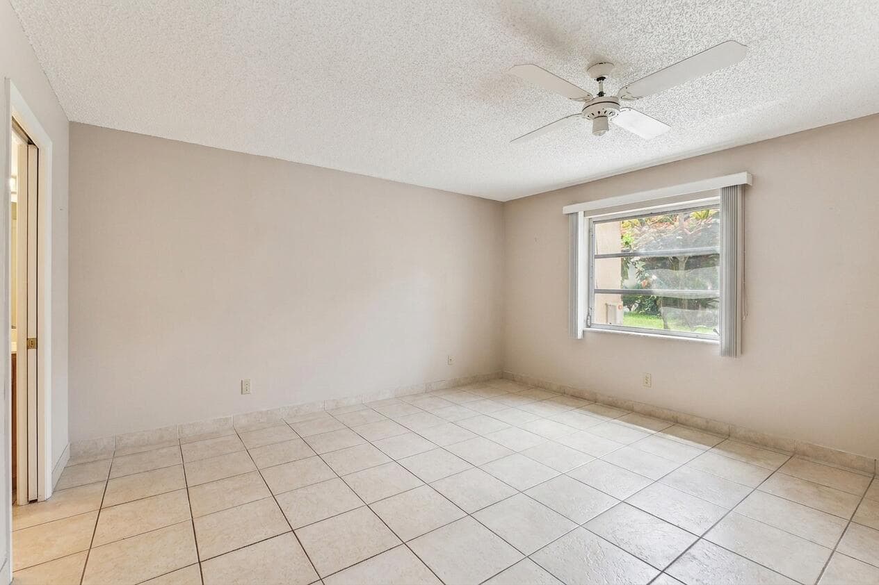 1051 Orange Terrace 103, Delray Beach, FL 33445 38
