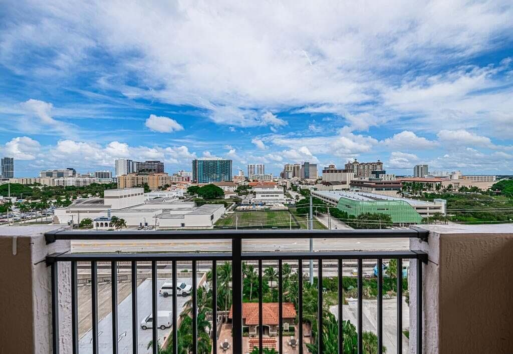 616 Clearwater Park Road 1112, West Palm Beach, FL 33401 3