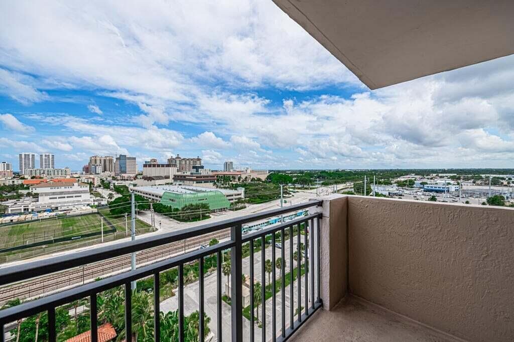 616 Clearwater Park Road 1112, West Palm Beach, FL 33401 27
