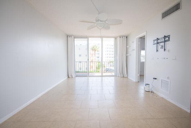 301 Croton Avenue 303, Lantana, FL 33462 2