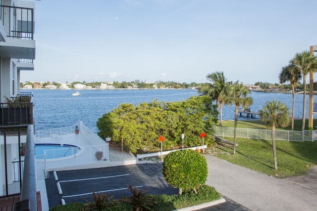 301 Croton Avenue 303, Lantana, FL 33462