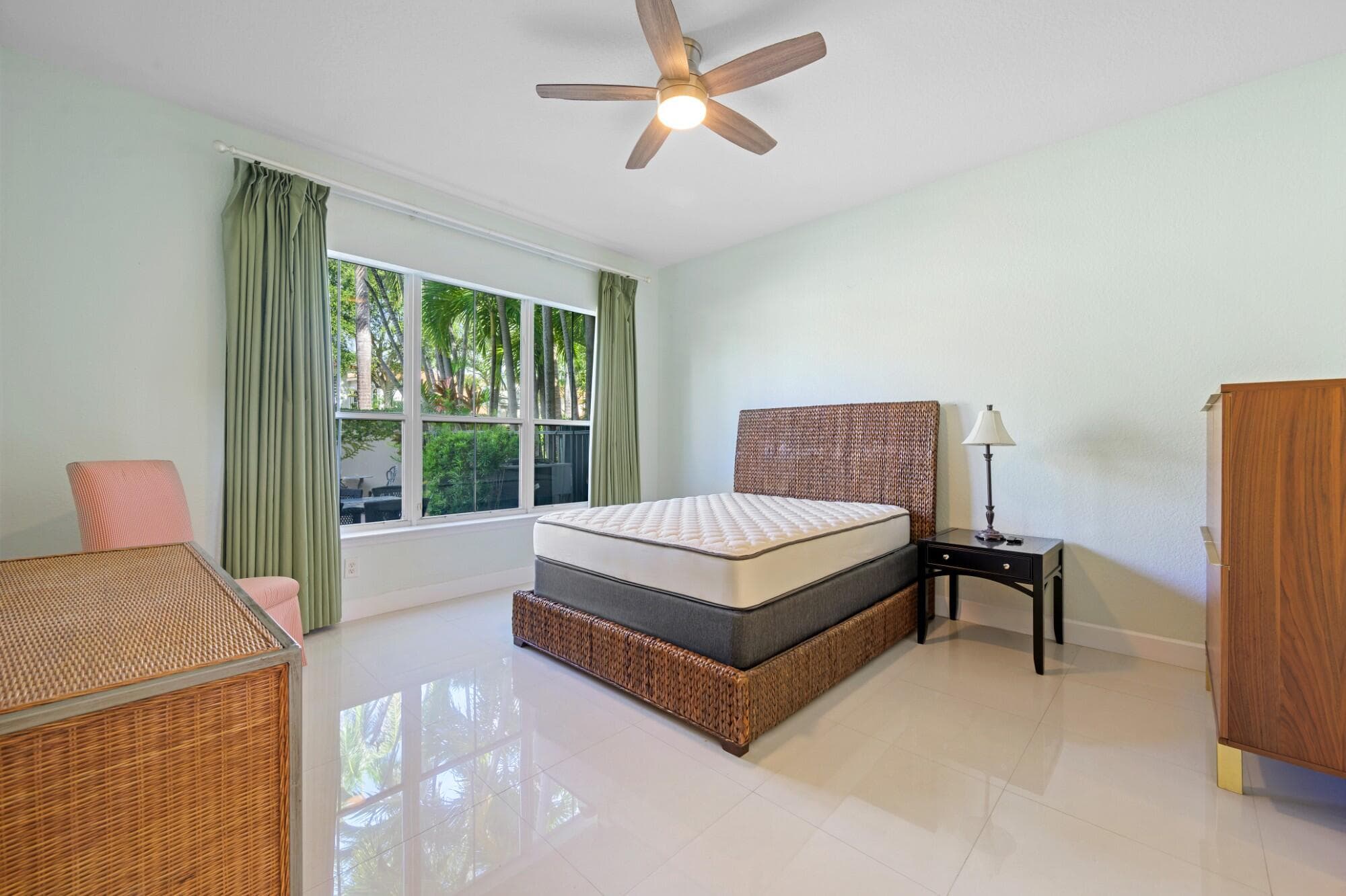 1384 Harbor View W, Hollywood, FL 33019 20