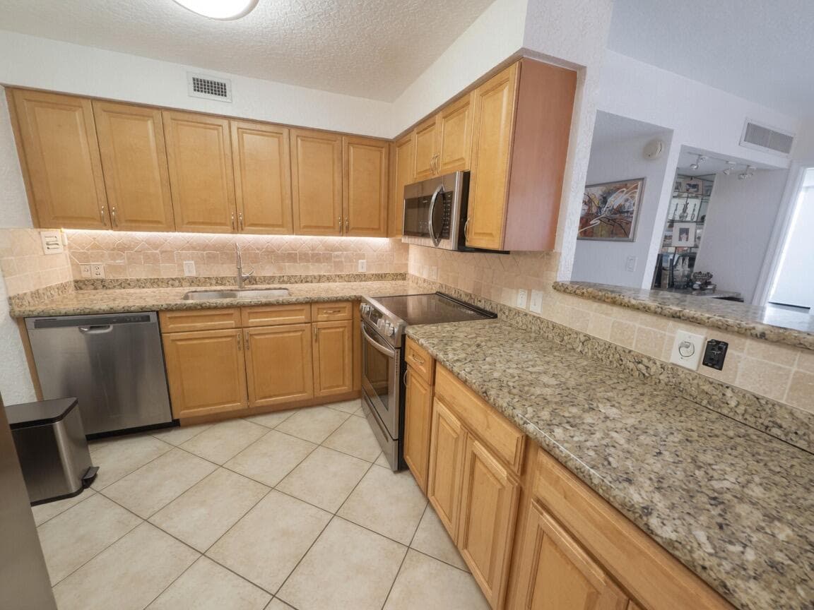 1000 Spanish River Road 4p, Boca Raton, FL 33432 5