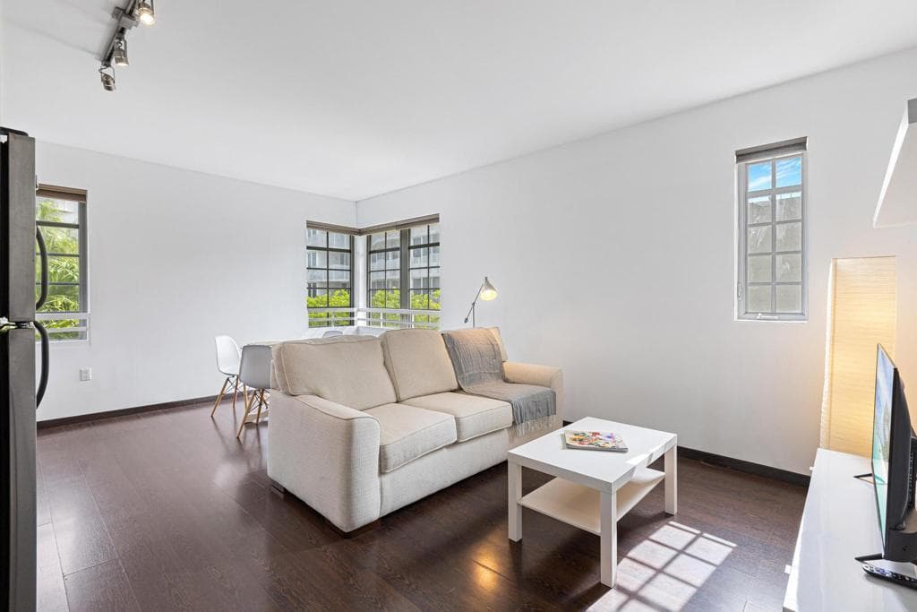 435 21st Street 308, Miami Beach, FL 33139 6