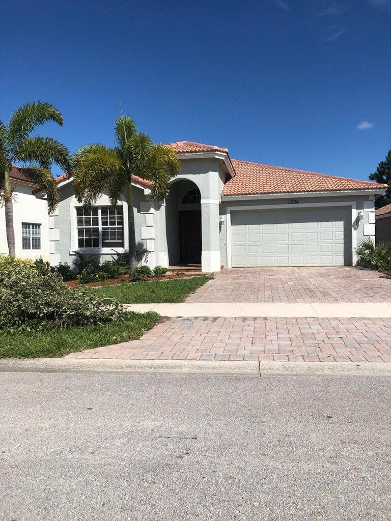 2264 Newport Isles Boulevard, Port St. Lucie, FL 34953