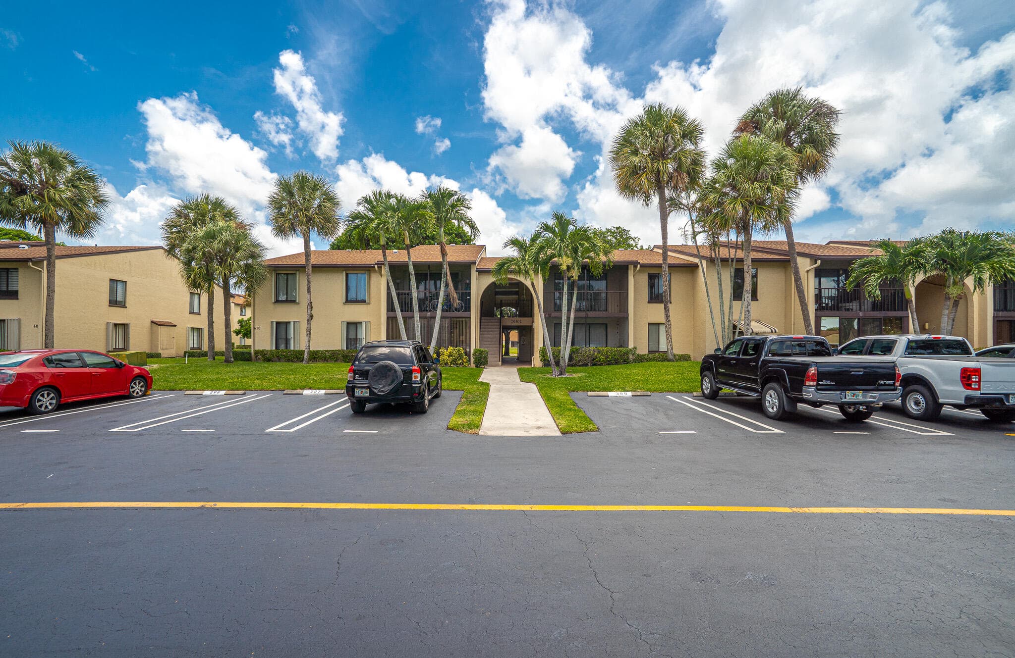 610 Sea Pine Way H2, Greenacres, FL 33415