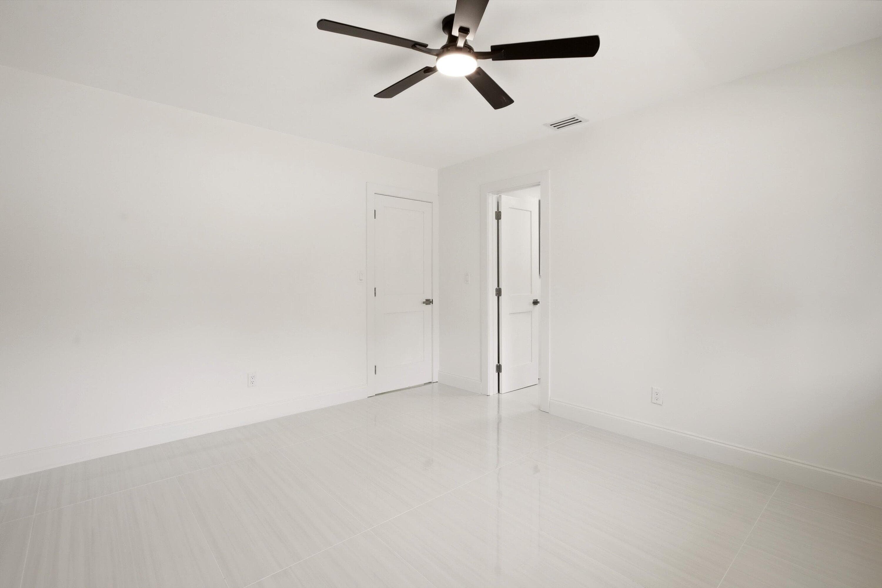 401 NW 3rd Place, Dania Beach, FL 33004 12