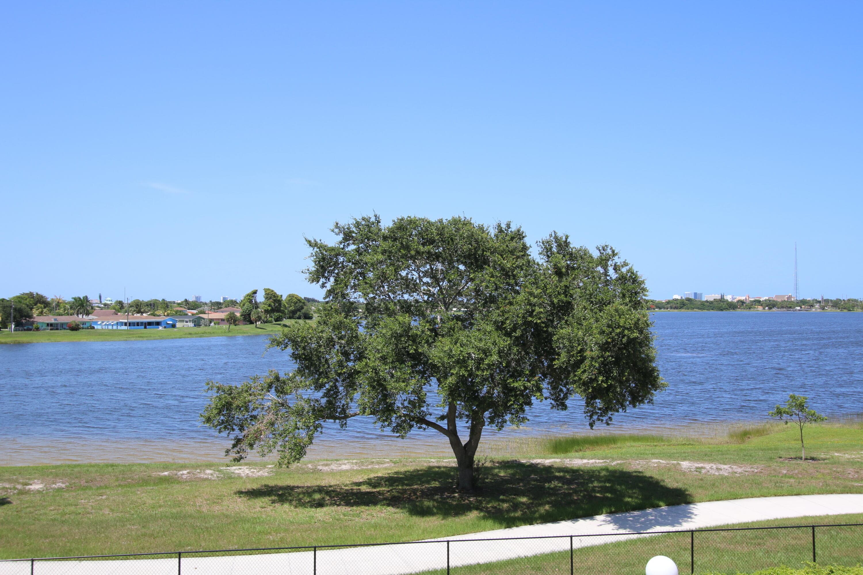 470 Executive Center Drive 3b, West Palm Beach, FL 33401