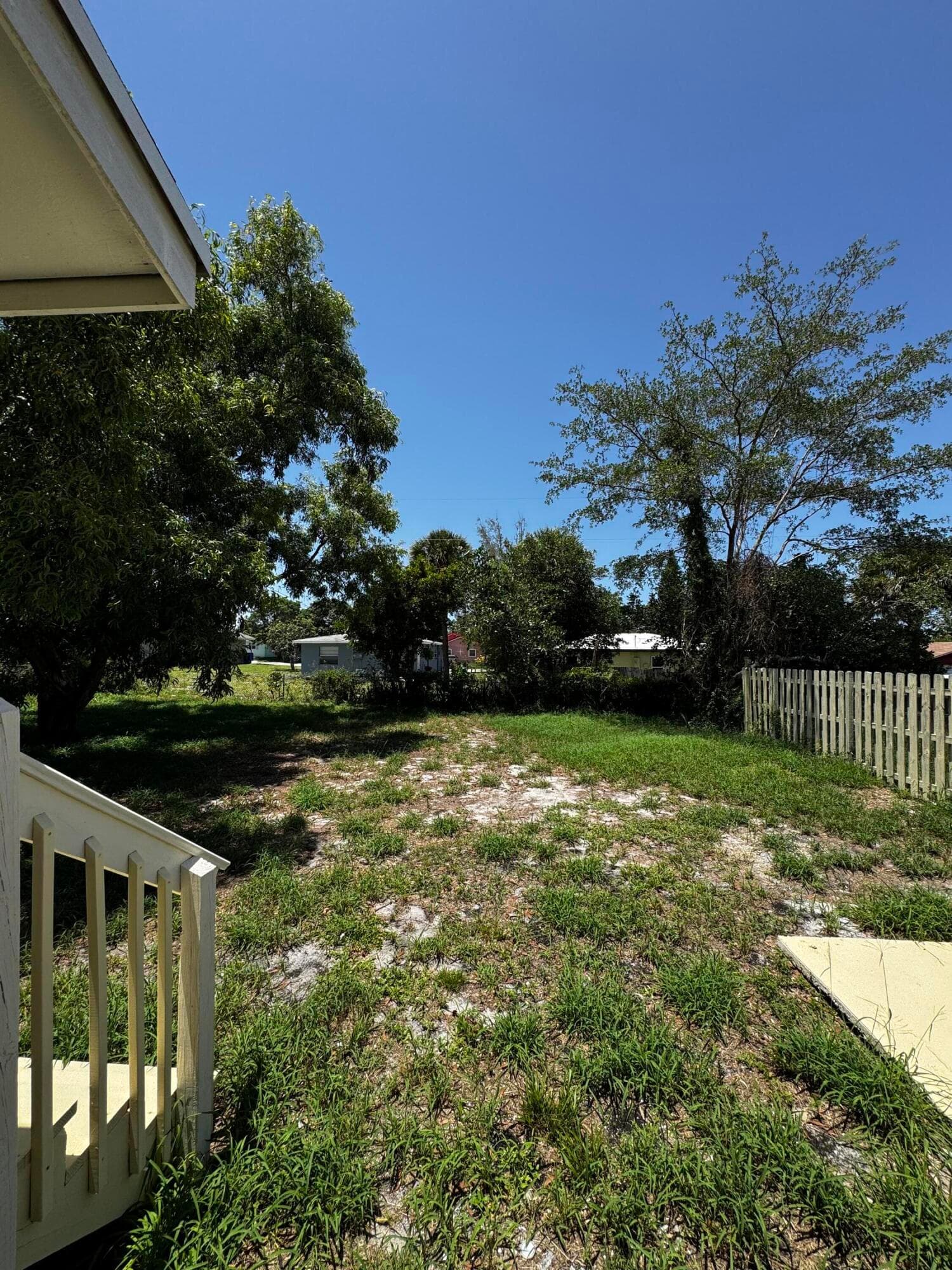 1464 W 32nd Street, Riviera Beach, FL 33404 27