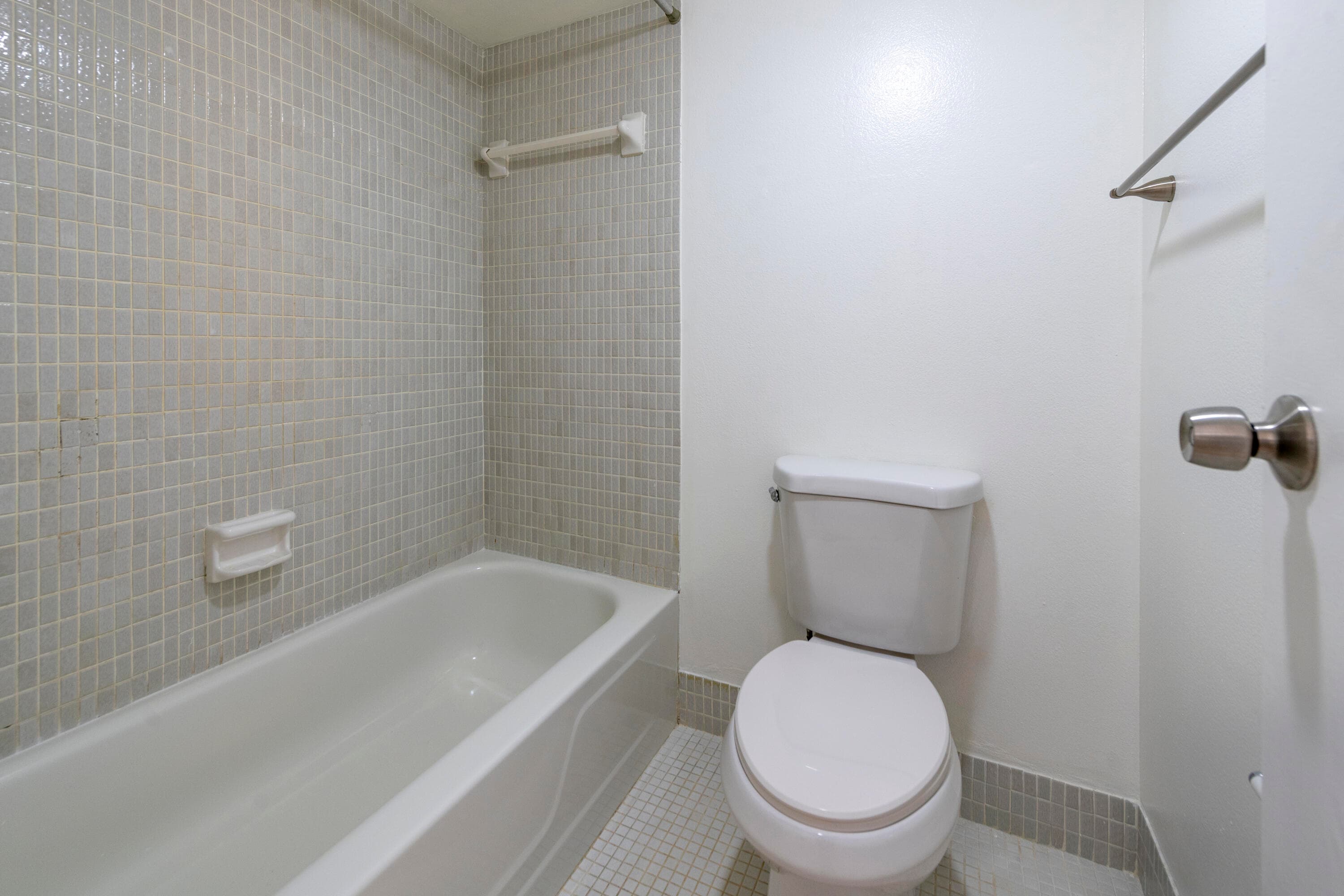 6061 N Falls Cir Drive 402, Lauderhill, FL 33319 18