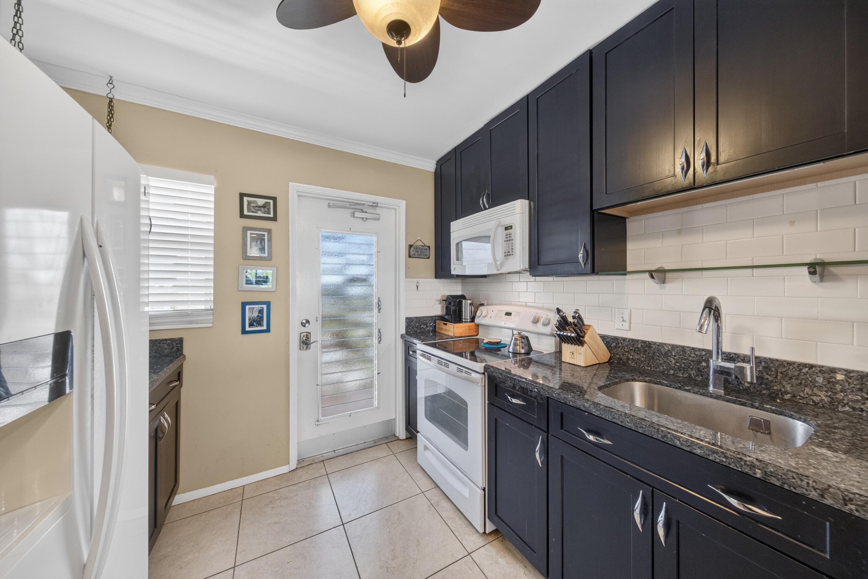 3010 NE 16th Avenue 502, Oakland Park, FL 33334 12