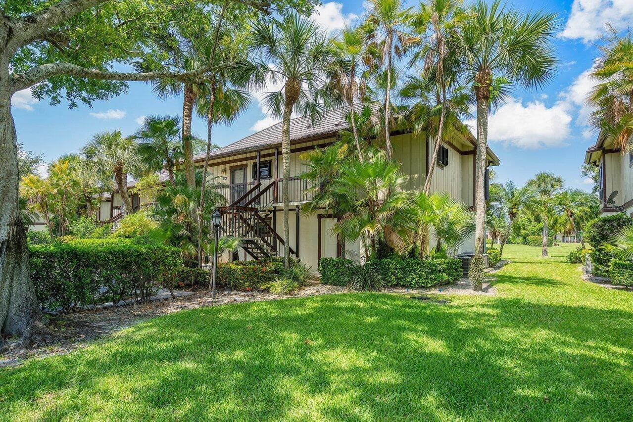 13334 Polo Club Road 327, Wellington, FL 33414
