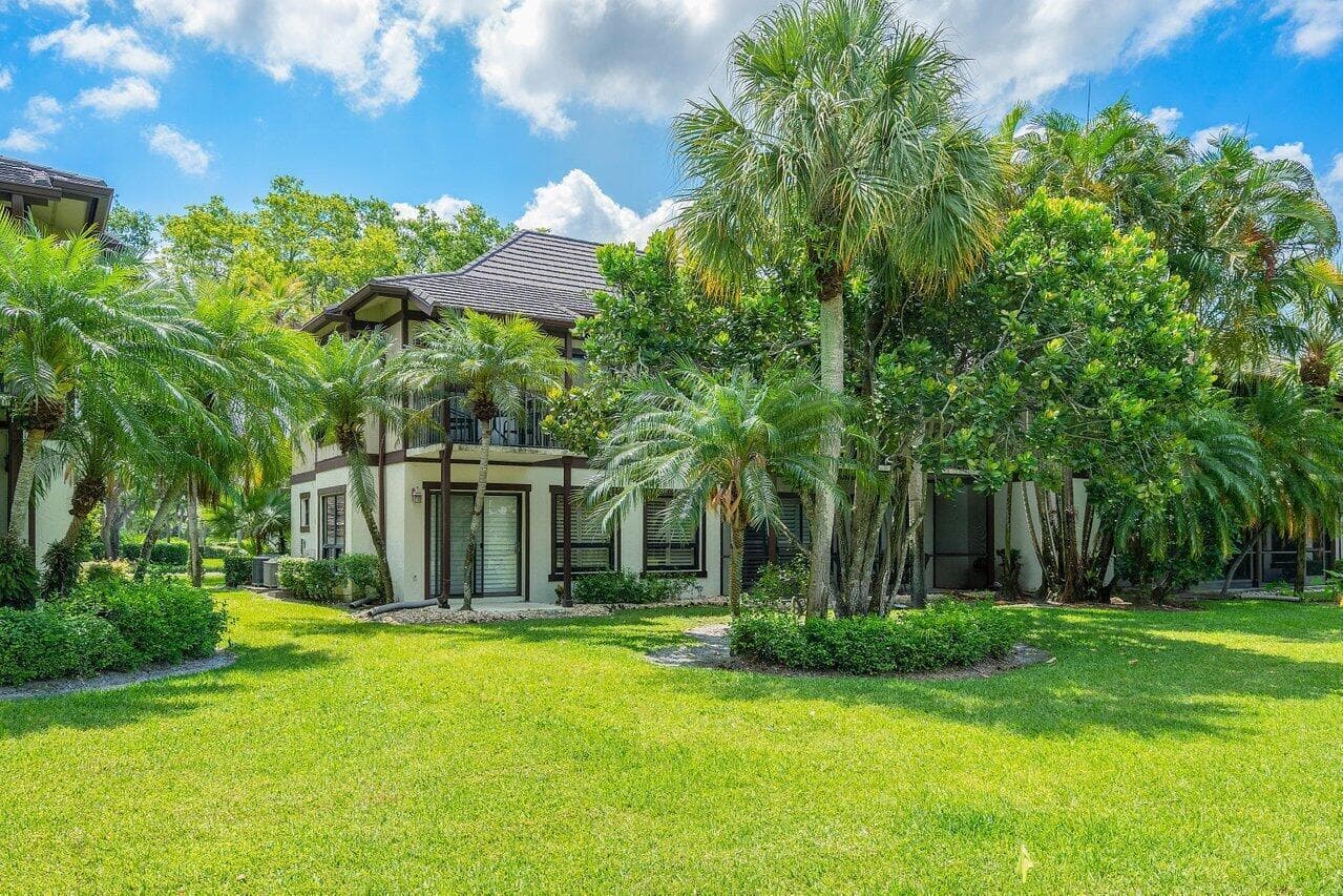13334 Polo Club Road 327, Wellington, FL 33414 33