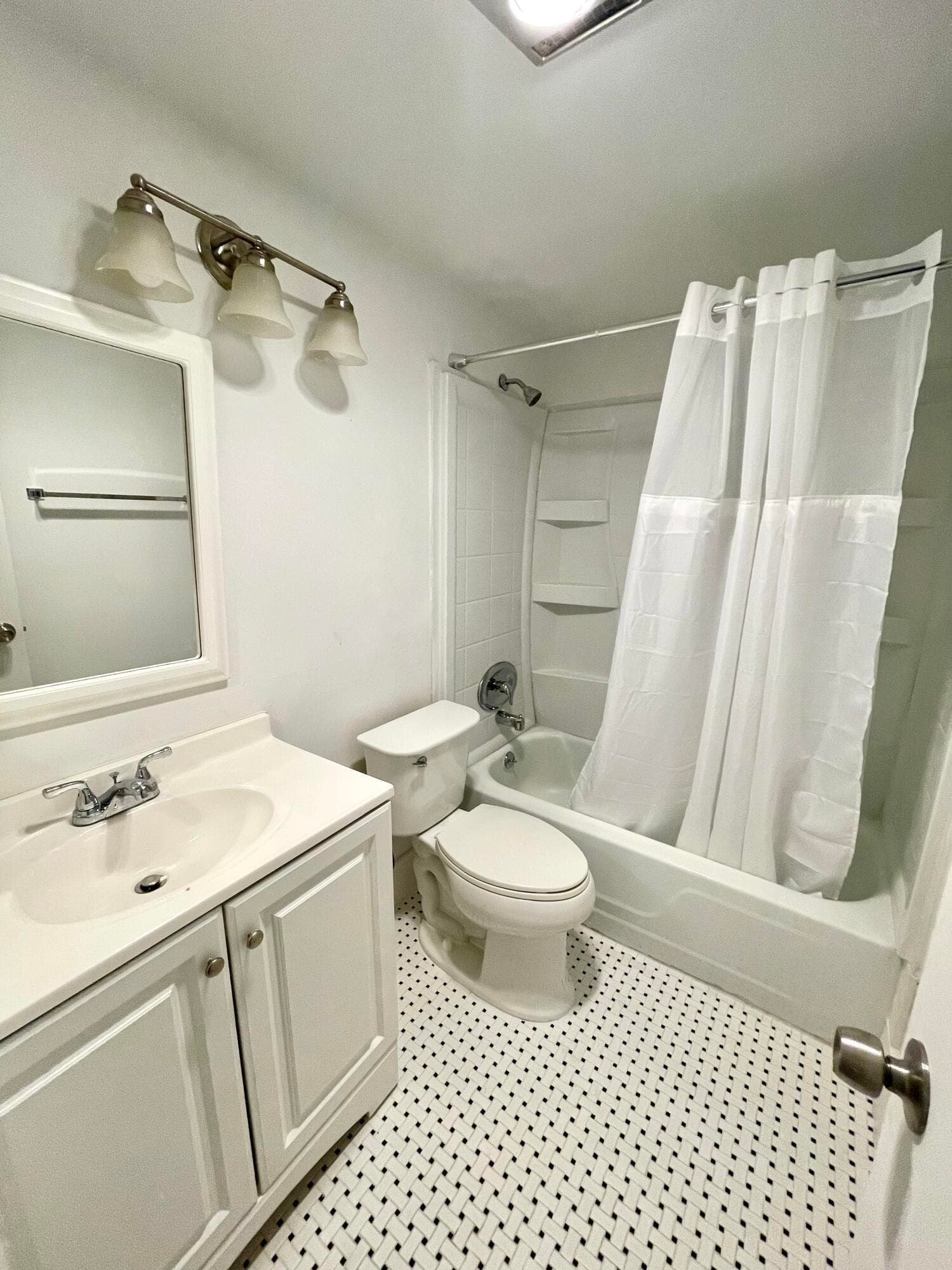 203 Easthampton I, West Palm Beach, FL 33417 5