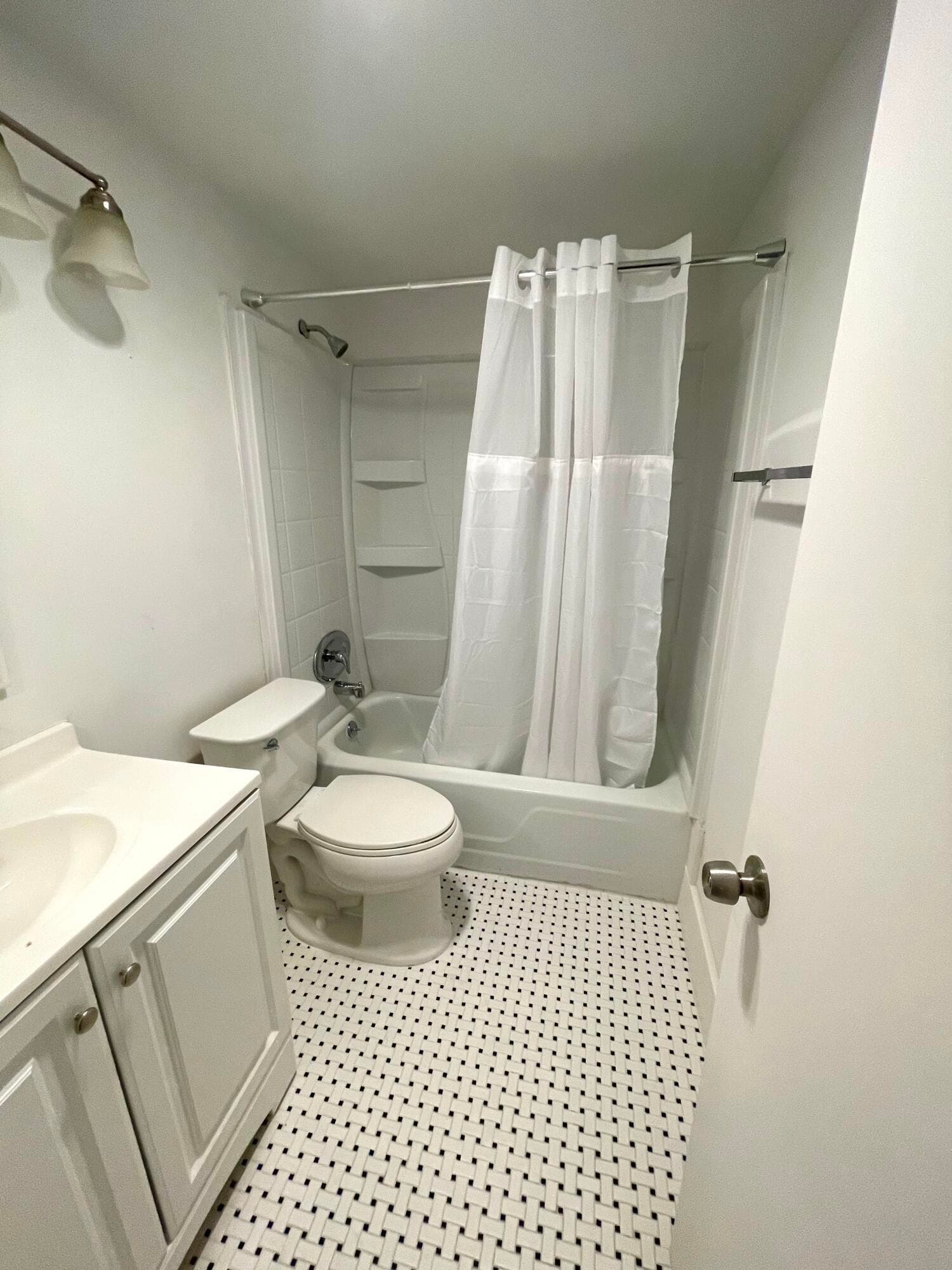 203 Easthampton I, West Palm Beach, FL 33417 4